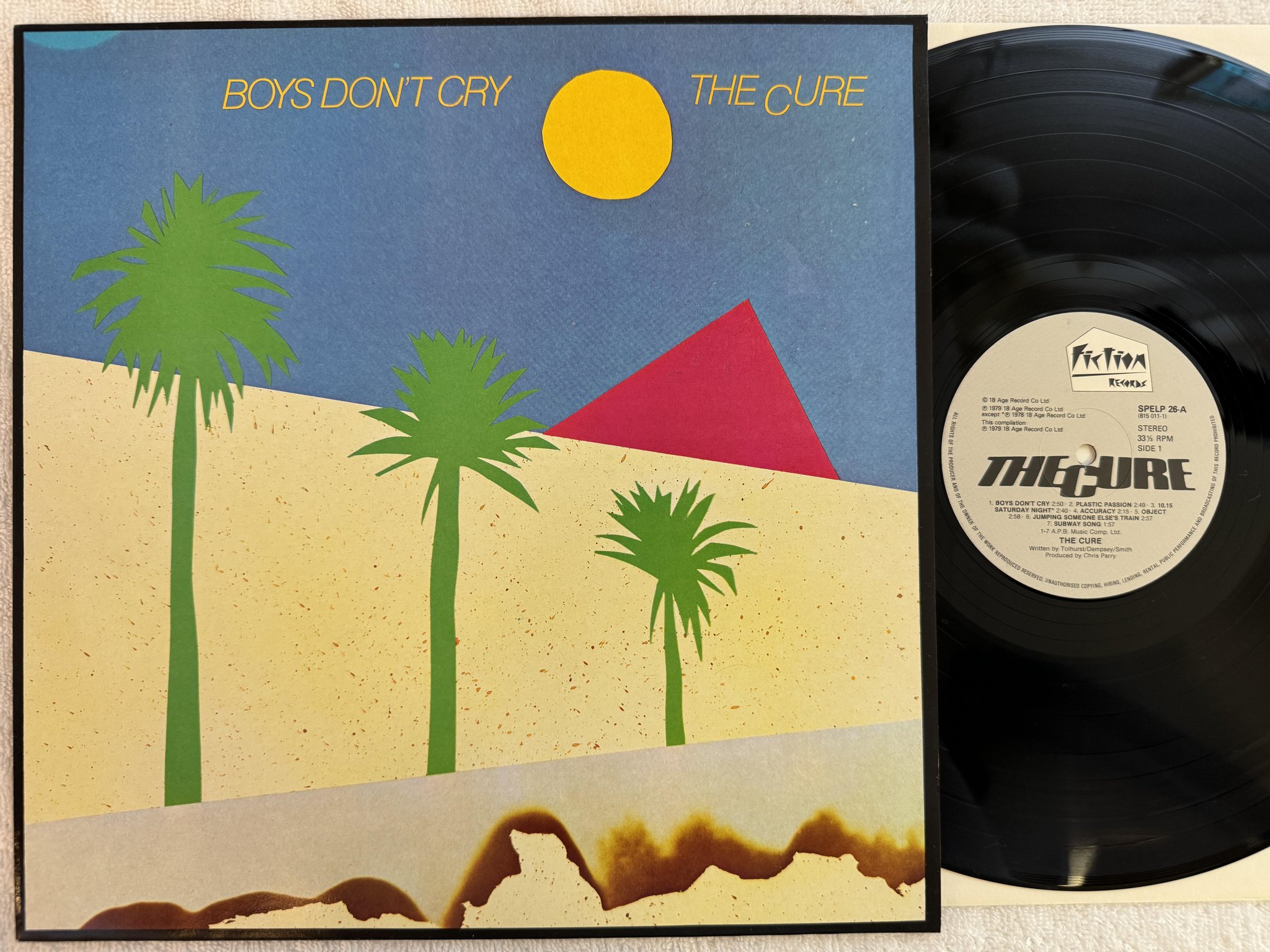 Omslagsbild för skivan THE CURE Boys Don't Cry LP -80/83 UK FICTION SPELP 26