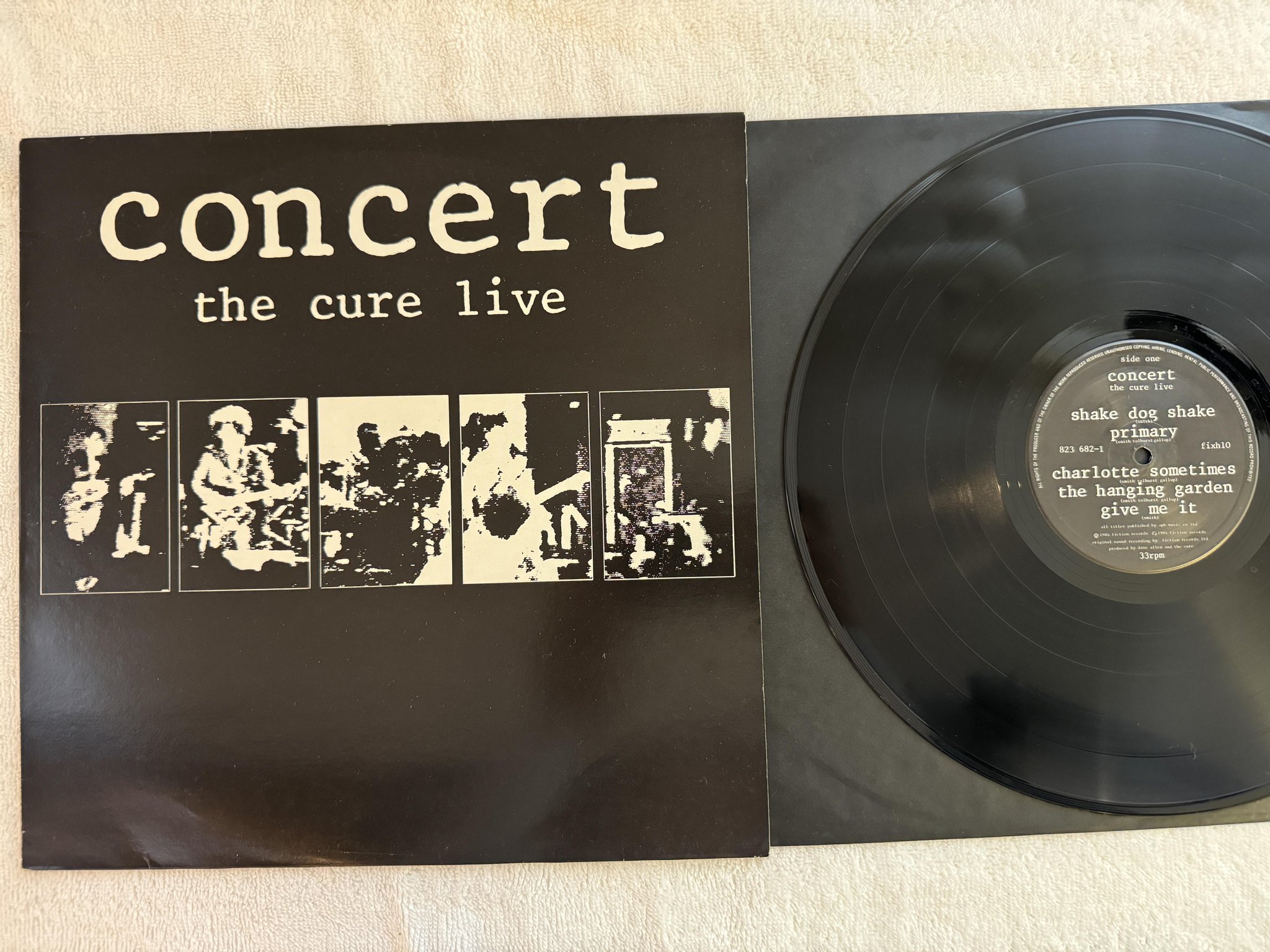Omslagsbild för skivan THE CURE Concert (The Cure Live) LP -84 UK FICTION fixh10