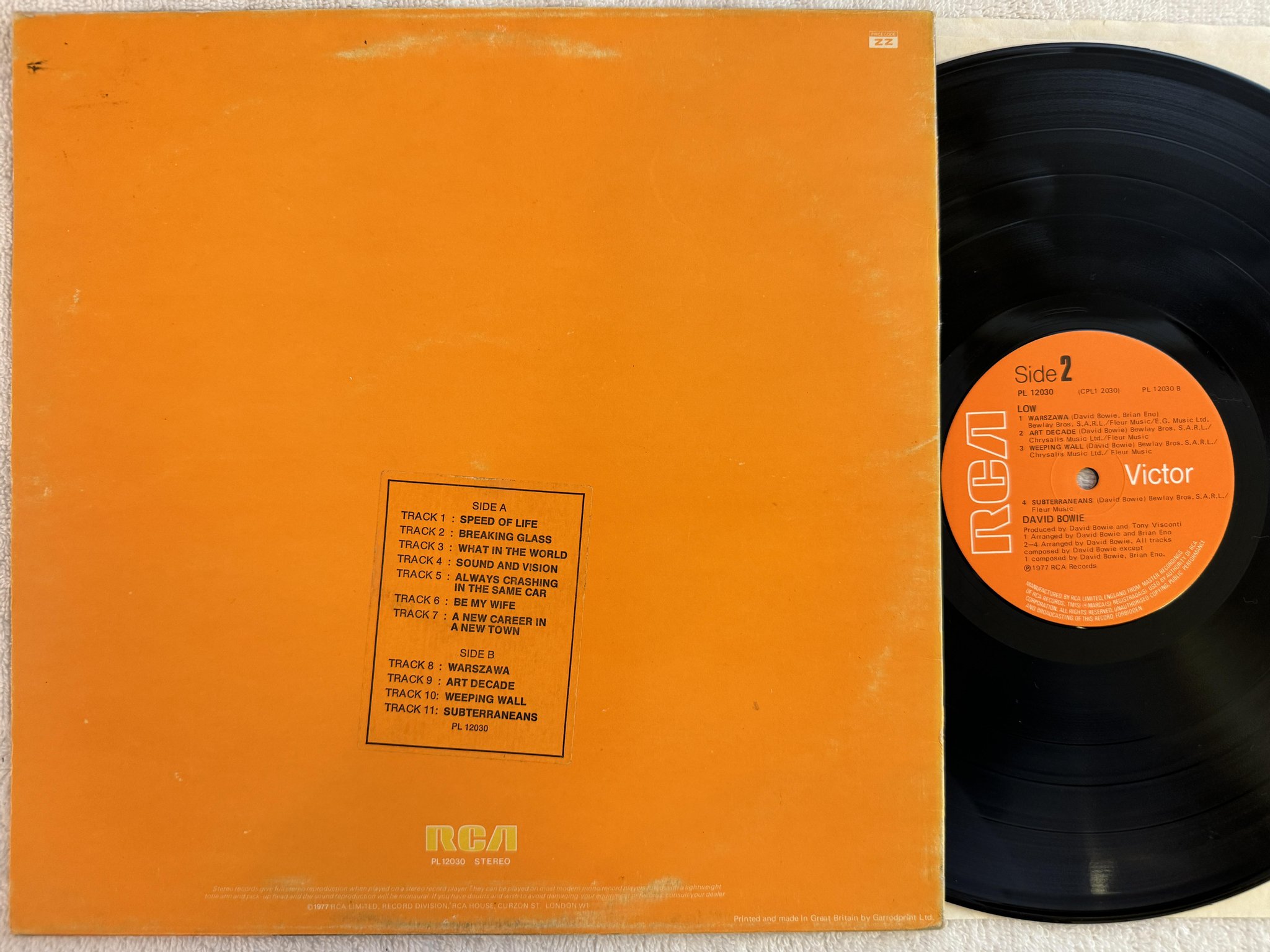 Omslagsbild för skivan DAVID BOWIE low LP -77 UK RCA PL 12030