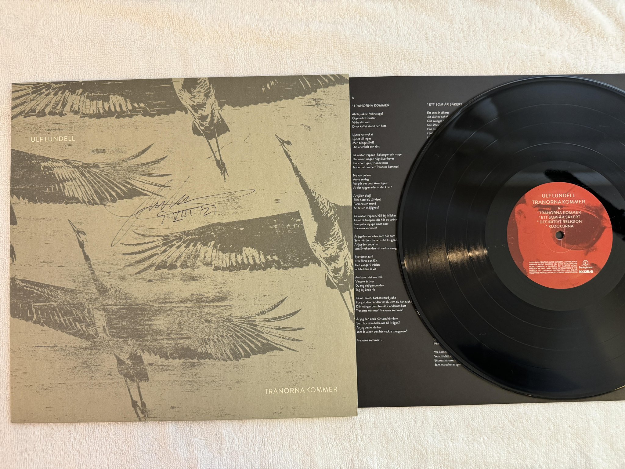 Omslagsbild för skivan ULF LUNDELL tranorna kommer LP 2019 PARLOPHONE 5054197045936 *** signed ***