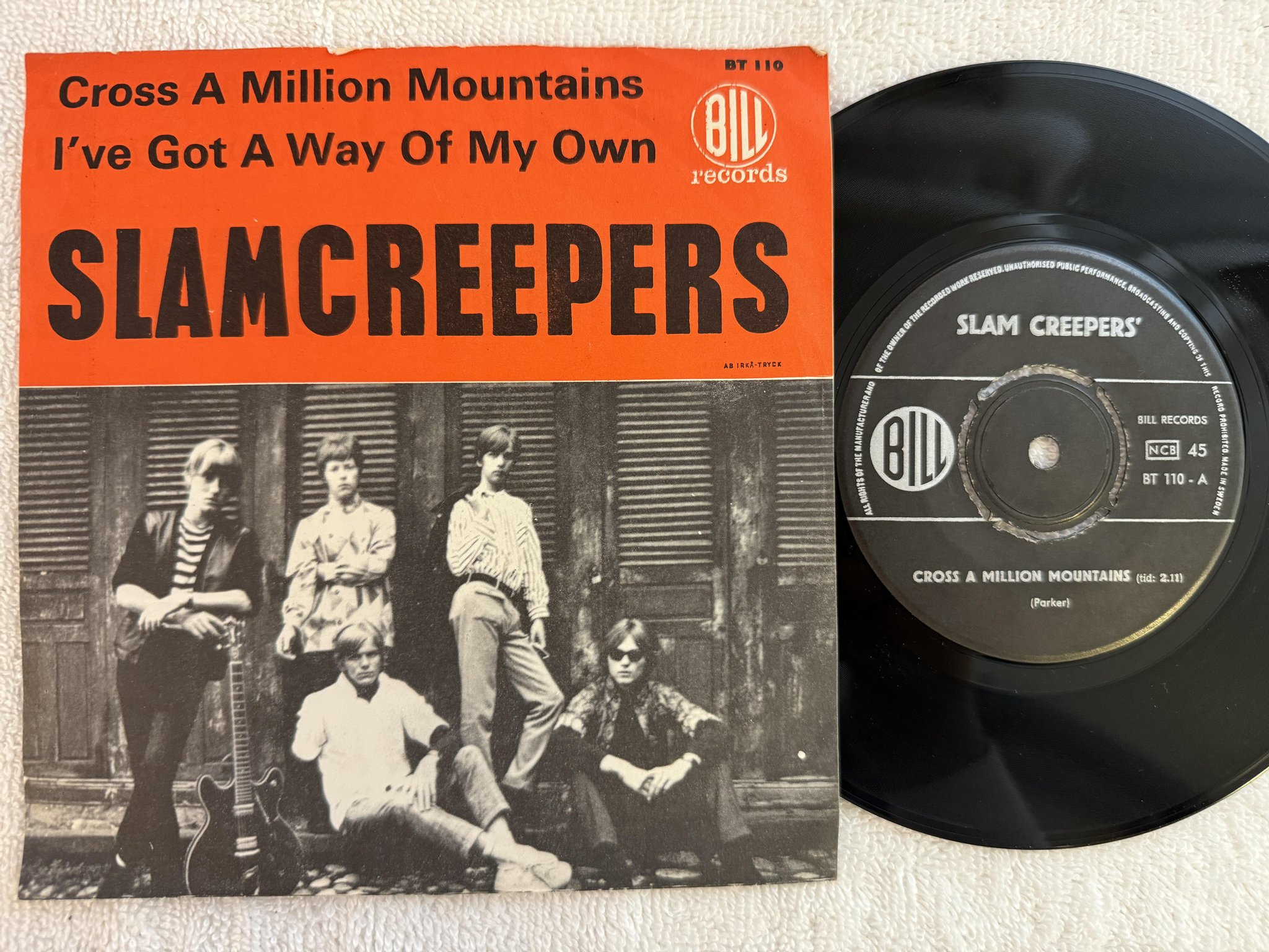 Omslagsbild för skivan SLAMCREEPERS cross a million mountains 7" -66 Swe BILL BT 110 *** RARE PSYCH ***