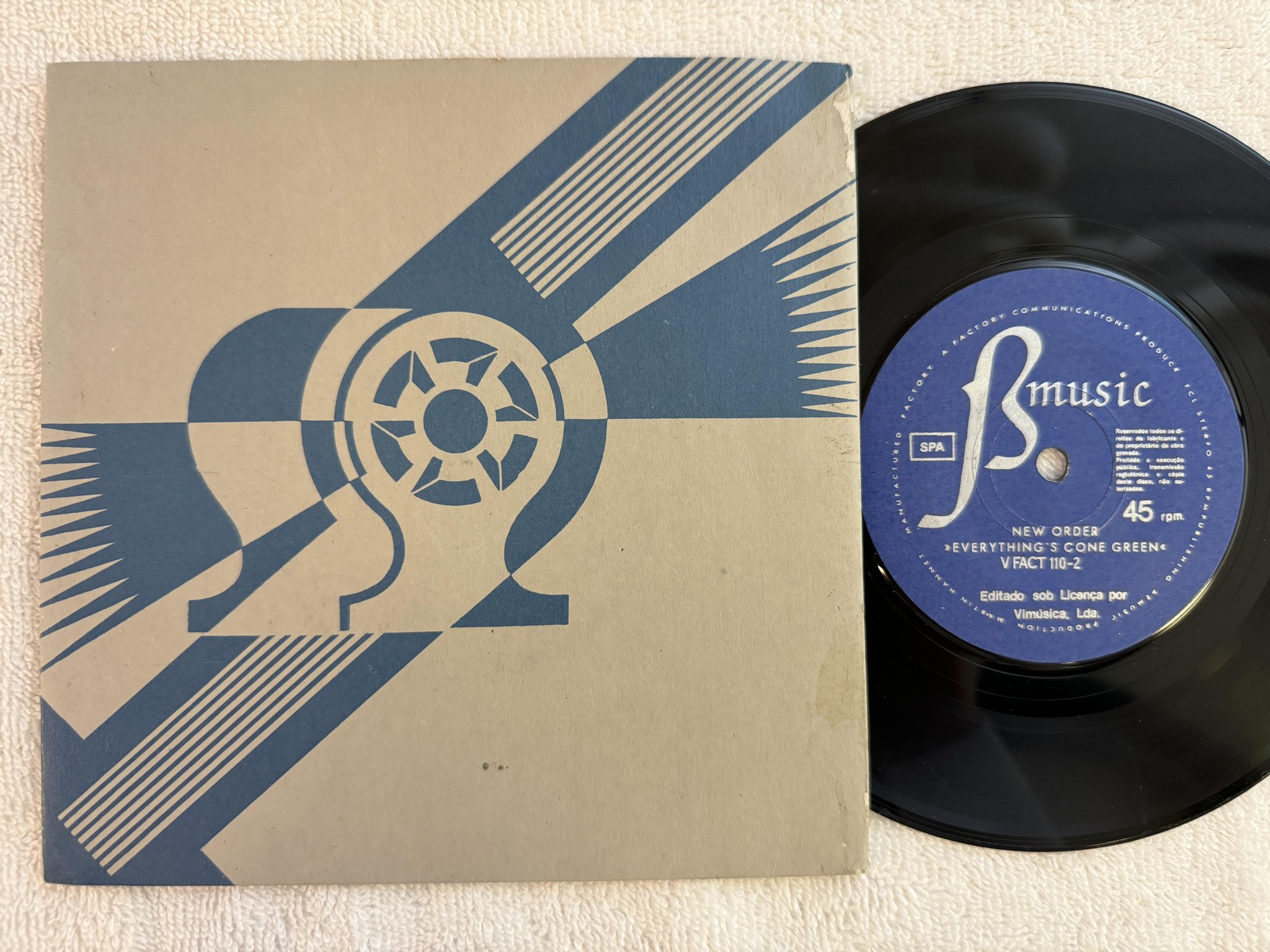 Omslagsbild för skivan NEW ORDER Procession 7" -82 Portugal FACTORY VFACT 110-2