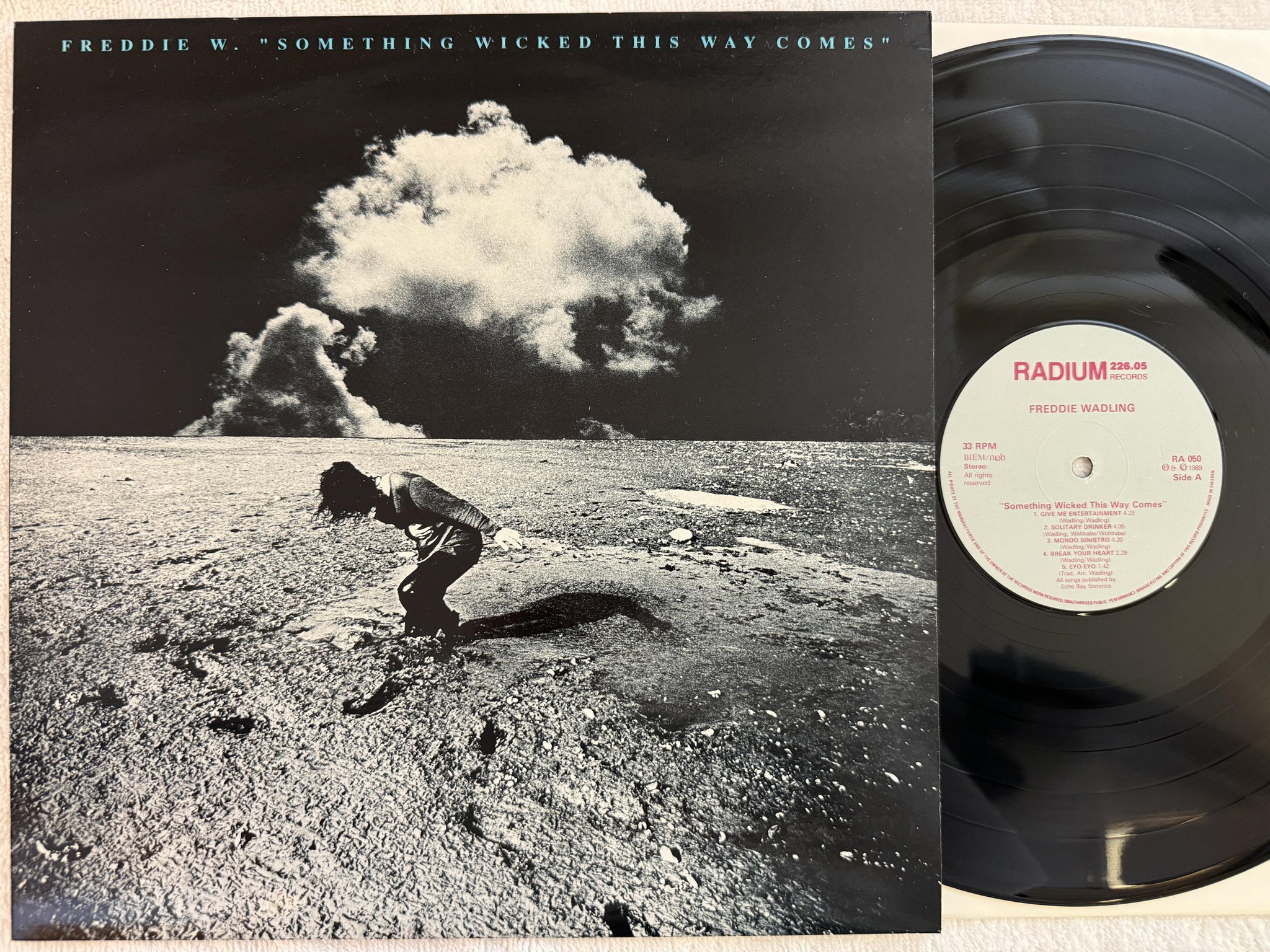 Omslagsbild för skivan FREDDIE WADLING Something Wicked This Way Comes LP -89 Swe RADIUM 226.05 RA 050
