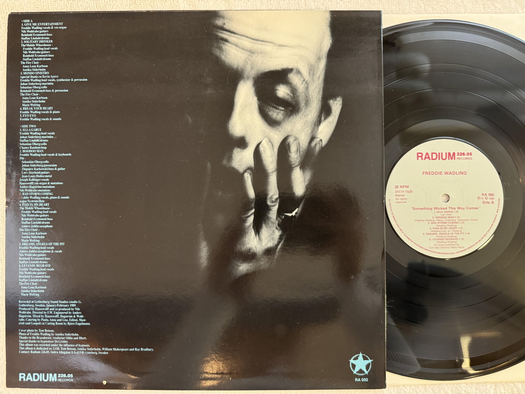Omslagsbild för skivan FREDDIE WADLING Something Wicked This Way Comes LP -89 Swe RADIUM 226.05 RA 050