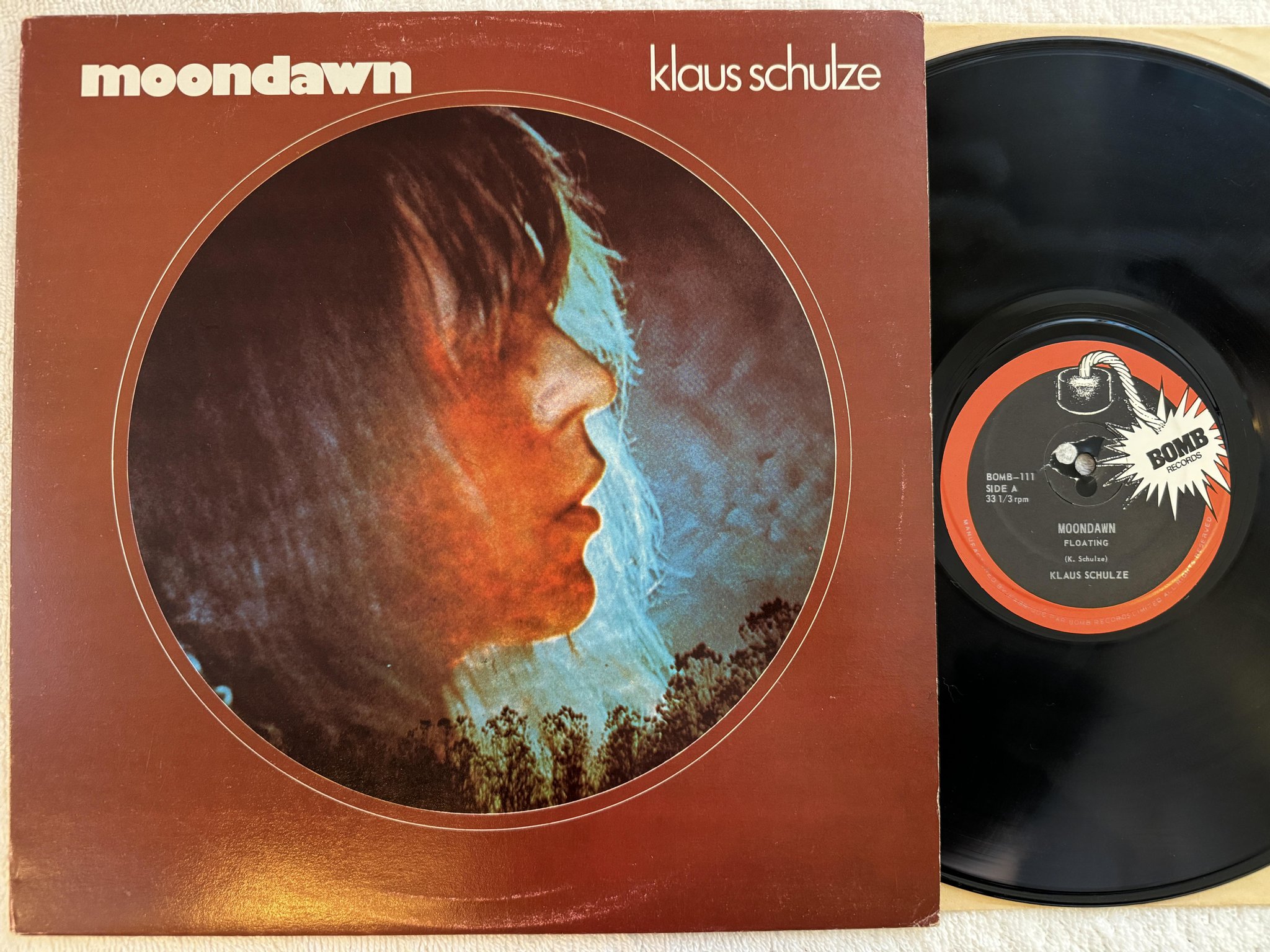 Omslagsbild för skivan KLAUS SCHULZE moondawn LP Can BOMB RECORDS BOMB 111