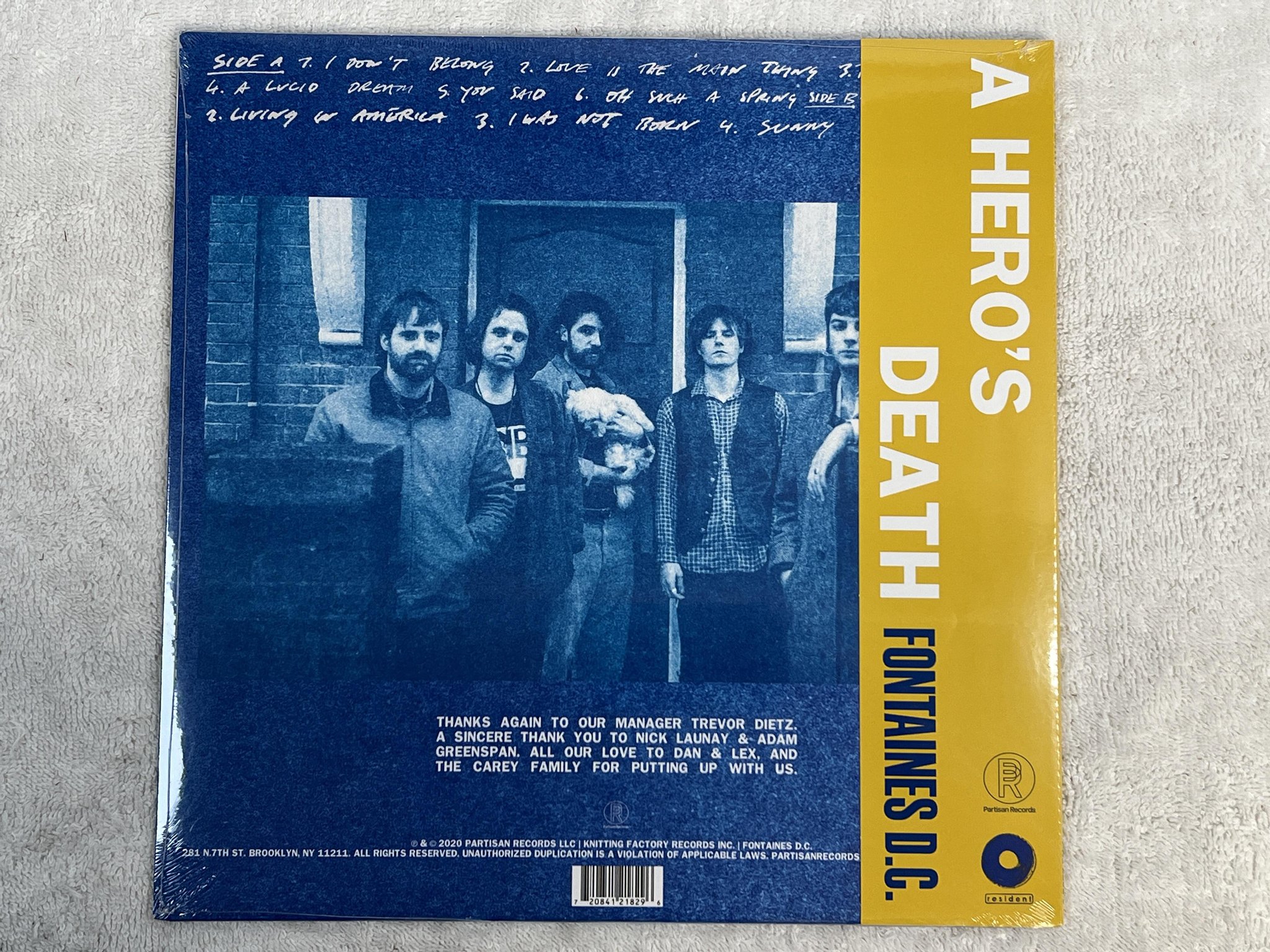 Omslagsbild för skivan FOUNTAINES D.C. a hero's death LP 2020 PARTISAN 720841218296 *** SEALED COPY ***