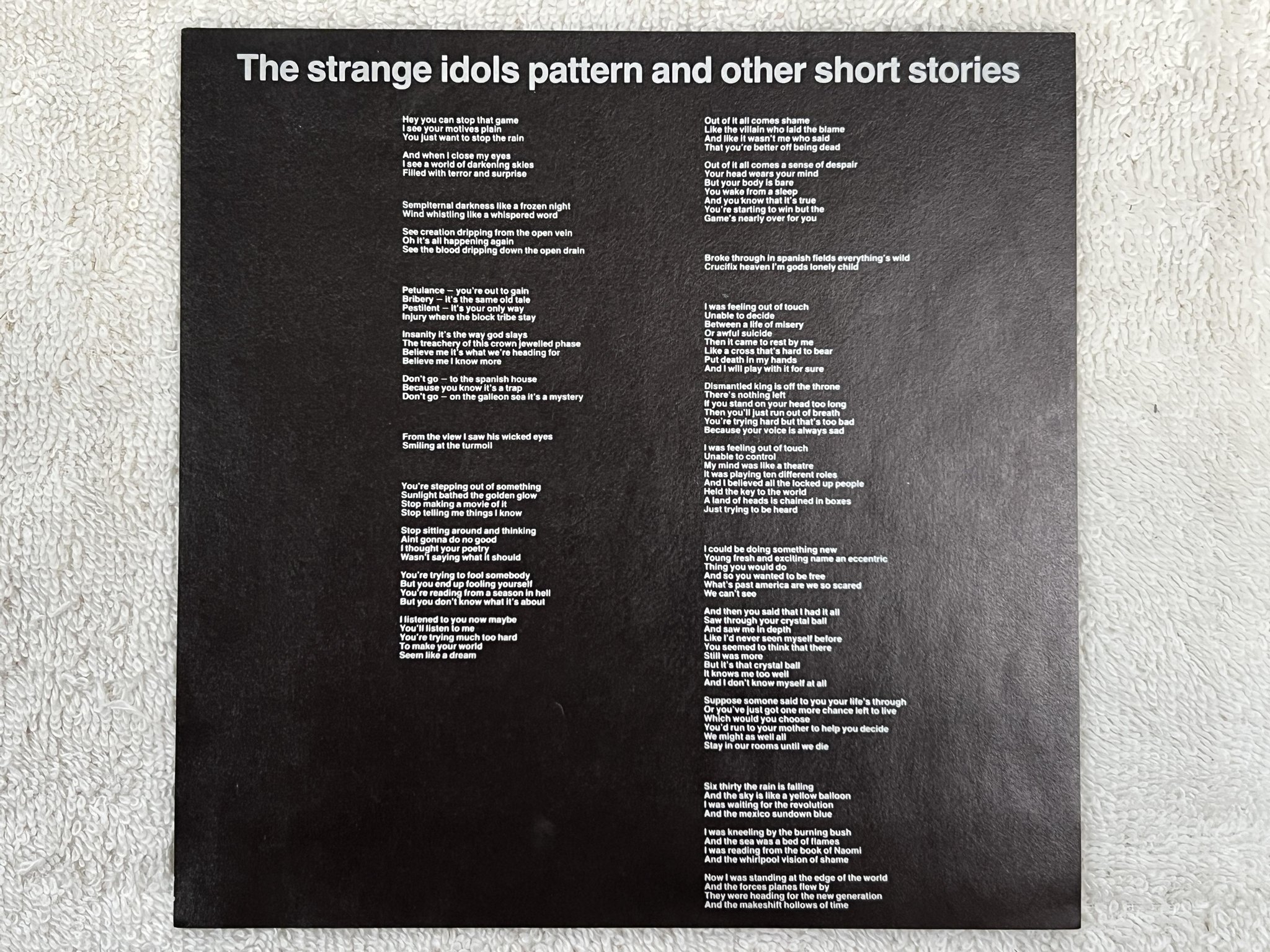 Omslagsbild för skivan FELT The Strange Idols Pattern And Other Short Stories LP -84 CHERRY RED B-RED 6