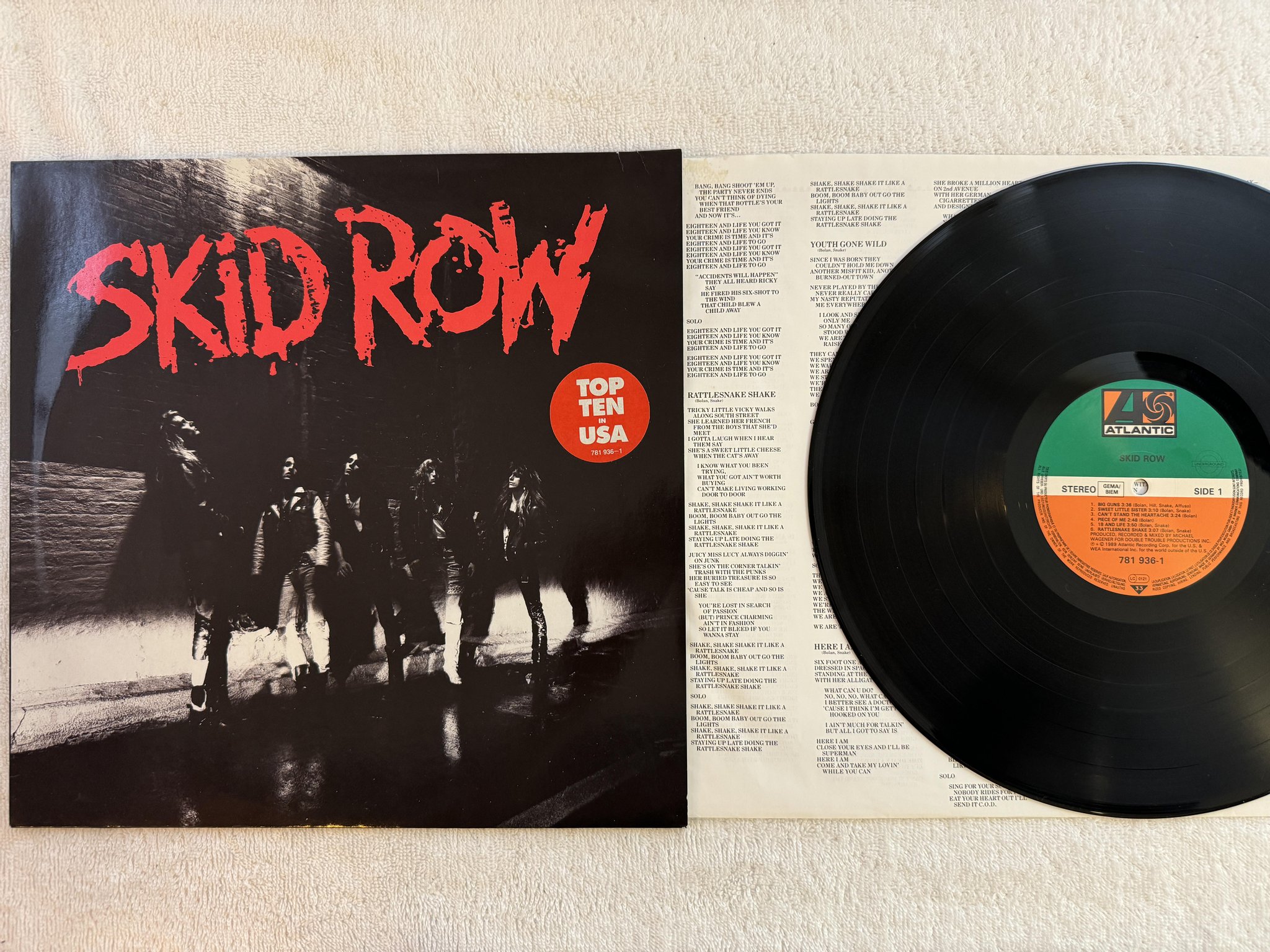 Omslagsbild för skivan SKID ROW s/t LP -89 ATLANTIC 781936-1