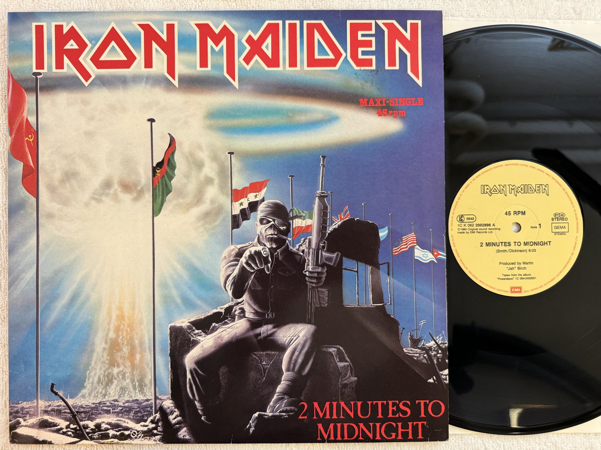 Omslagsbild för skivan IRON MAIDEN 2 minutes to midnight 12" -84 Ger EMI 1C K 062 2002896