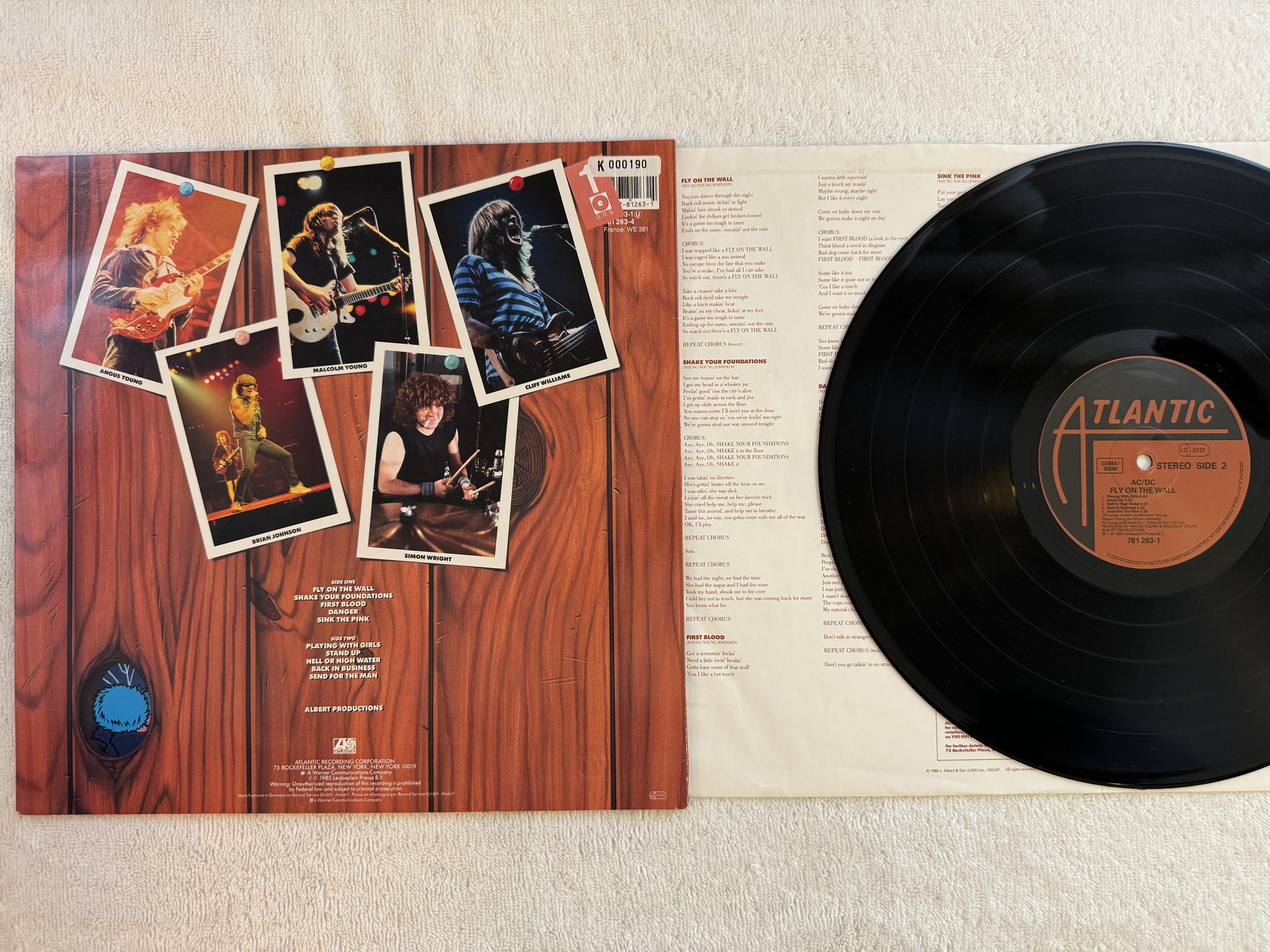 Omslagsbild för skivan AC/DC fly on the wall LP -85 Ger ATLANTIC 781 263-1