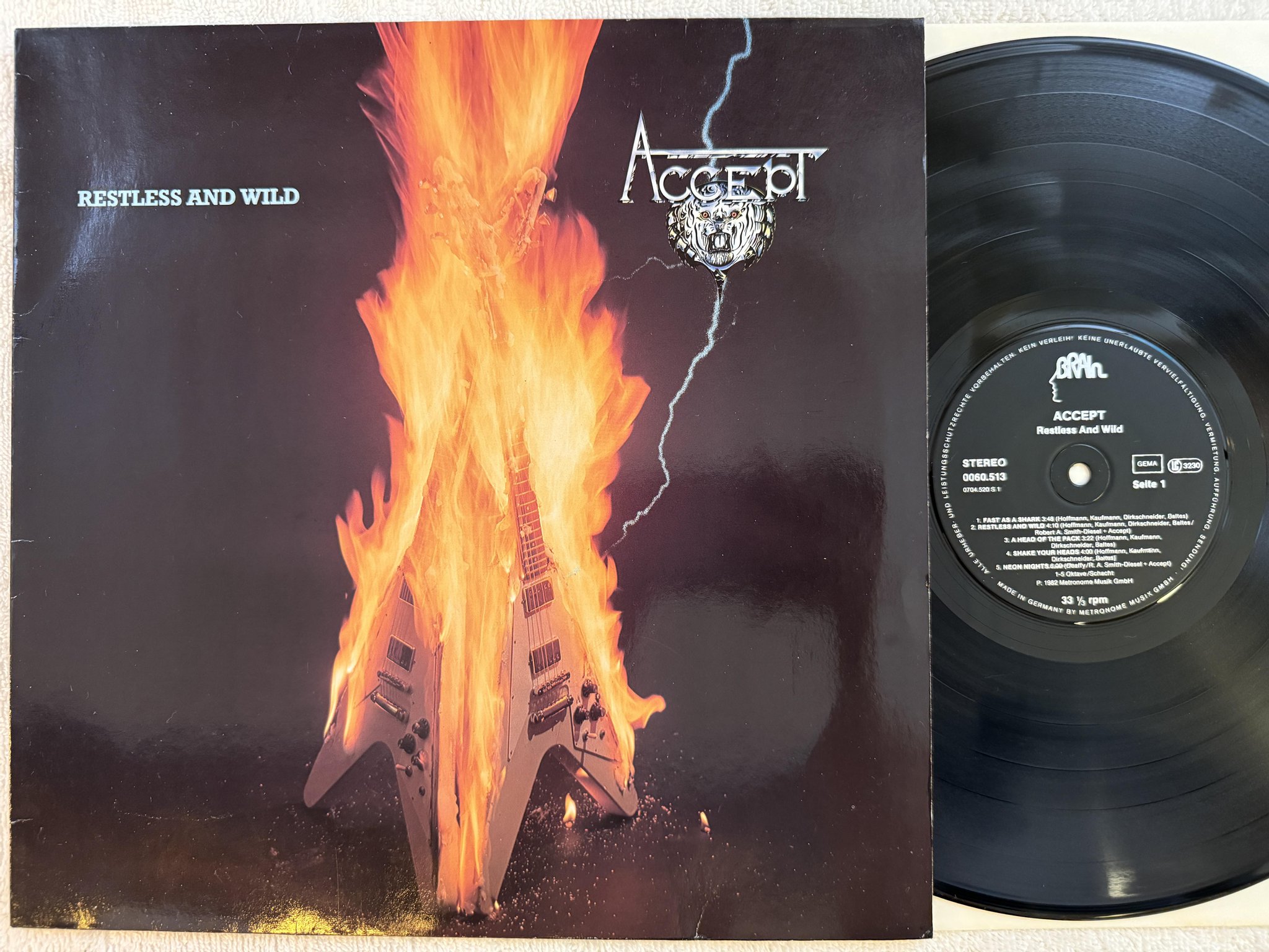 Omslagsbild för skivan ACCEPT restless and wild LP -82 Ger BRAIN 0060 513