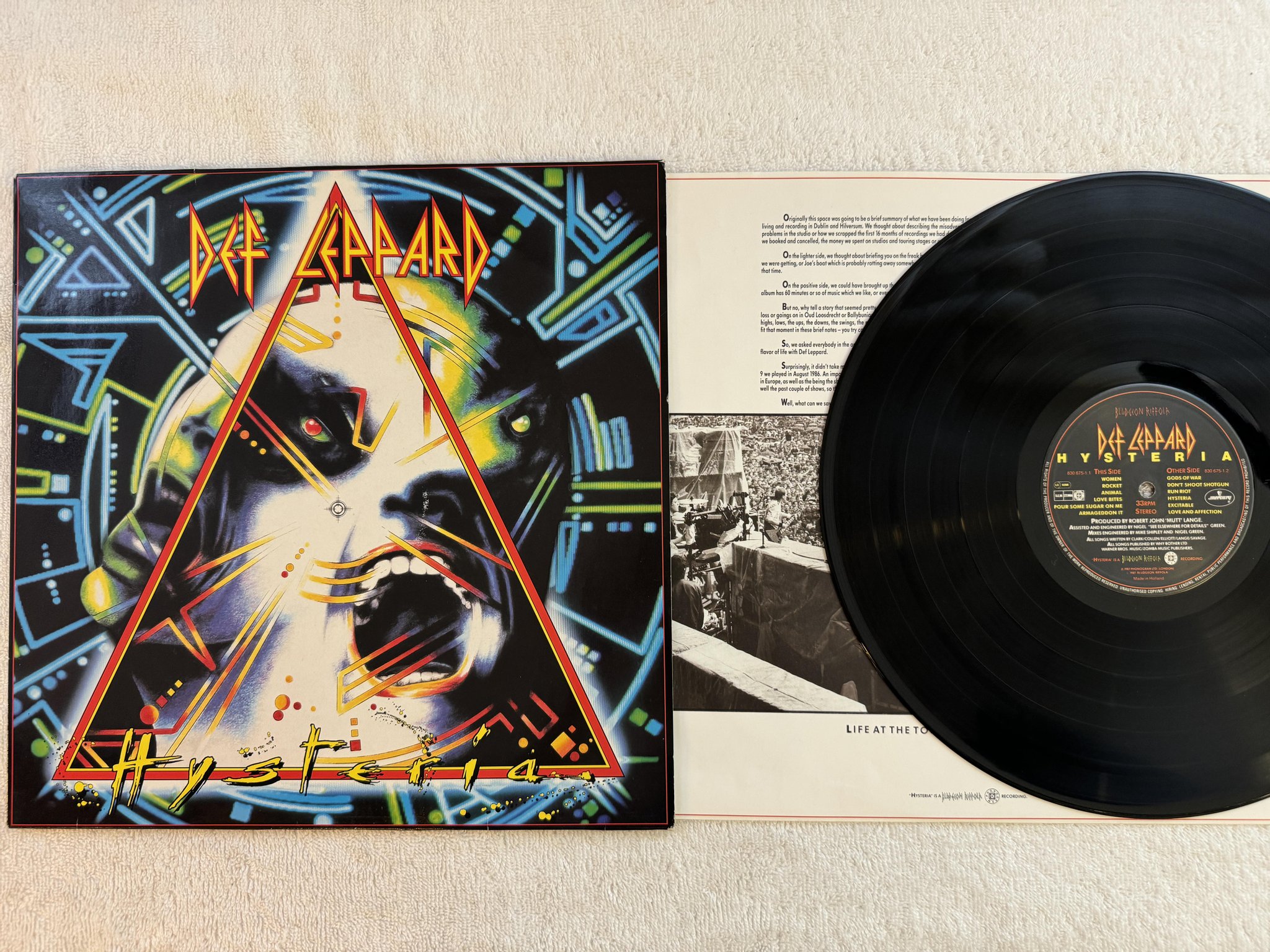 Omslagsbild för skivan DEF LEPPARD hysteria LP -87 Hol MERCURY 830 675-1