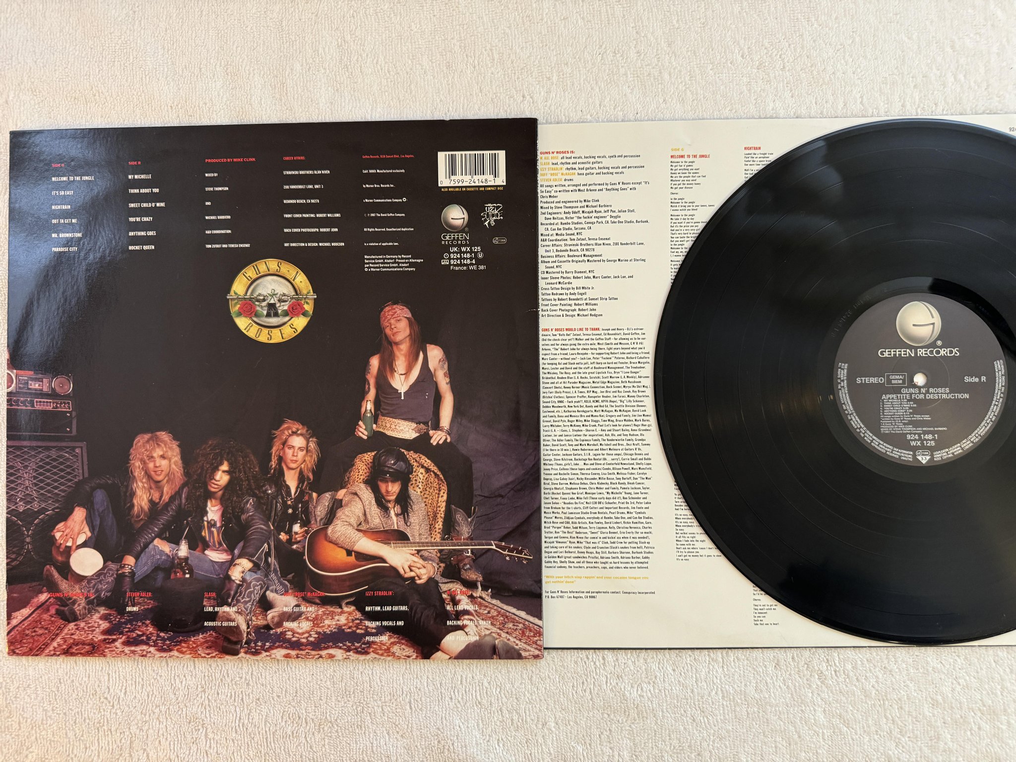Omslagsbild för skivan GUNS N ROSES appetite for destruction LP -87 Ger GEFFEN 924 148-1 ** STICKERS **