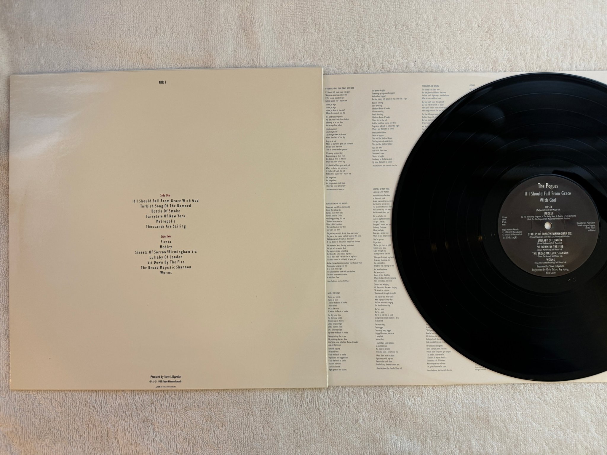 Omslagsbild för skivan THE POUGES if I should fall from Grace LP -88 ncb STIFF NYR-1