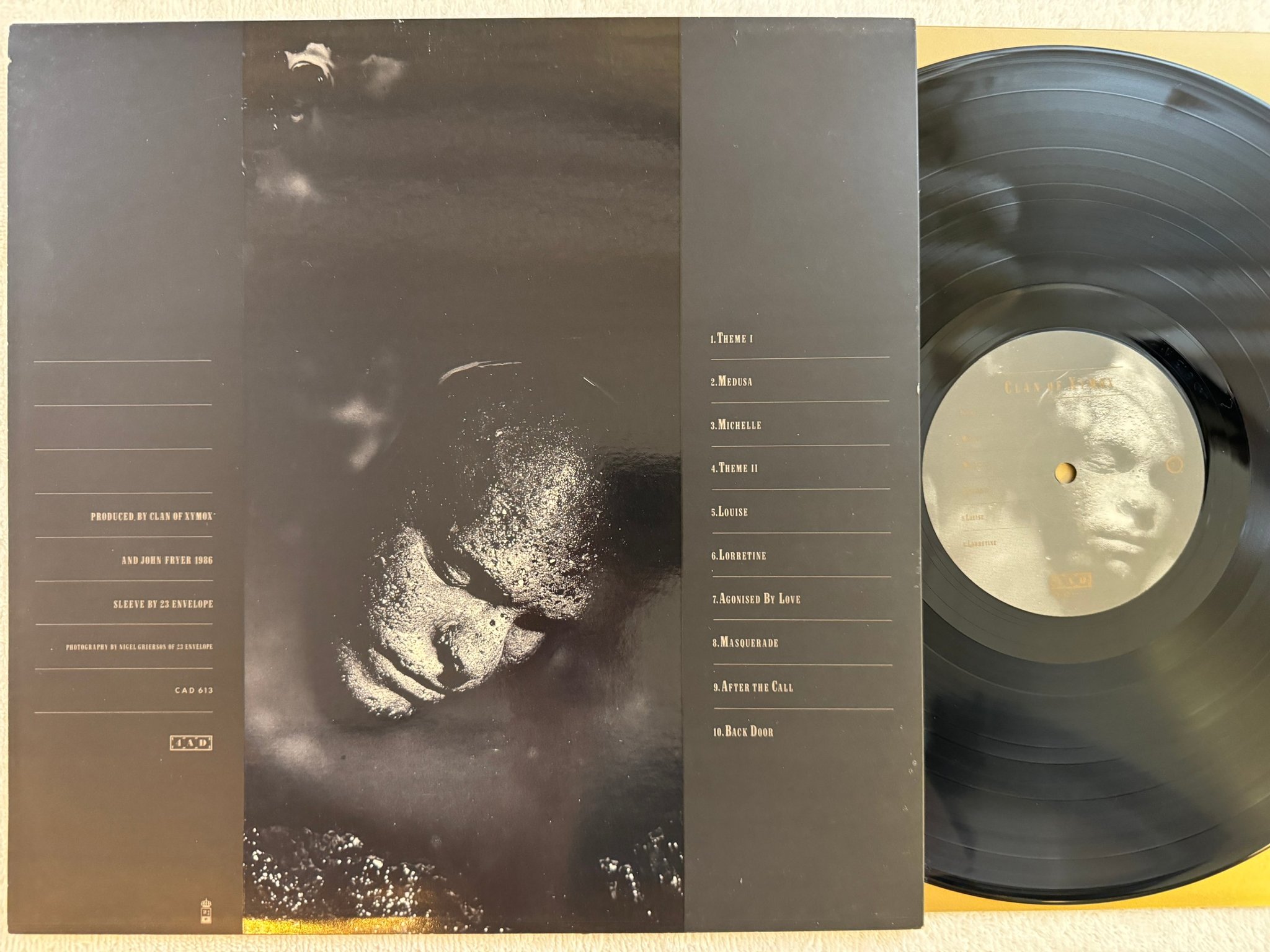 Omslagsbild för skivan CLAN OF XYMOX medusa LP -86 UK 4AD CAD 613 *** DARKWAVE ***