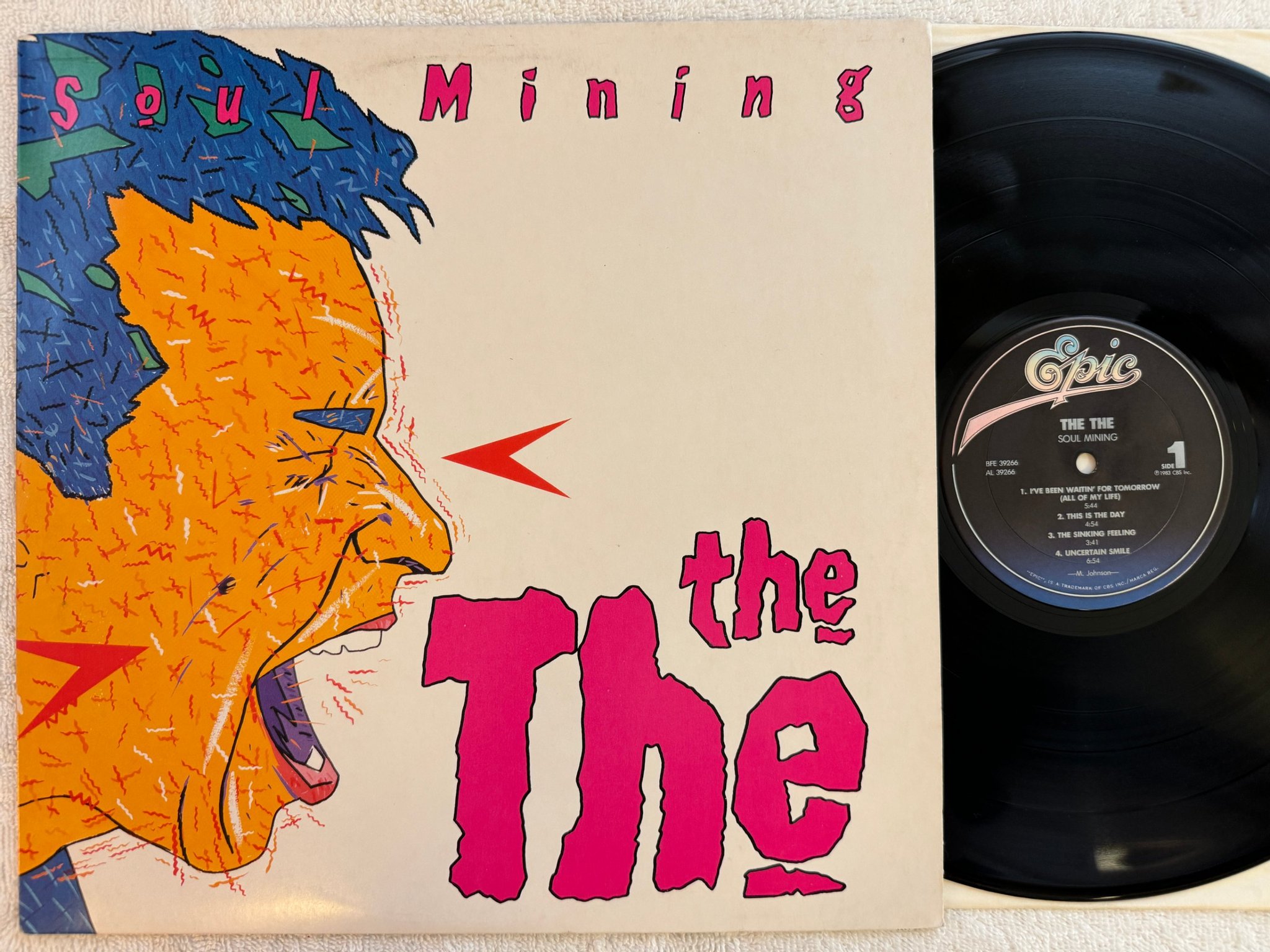 Omslagsbild för skivan THE THE Soul Mining LP -84 US EPIC BFE 39266