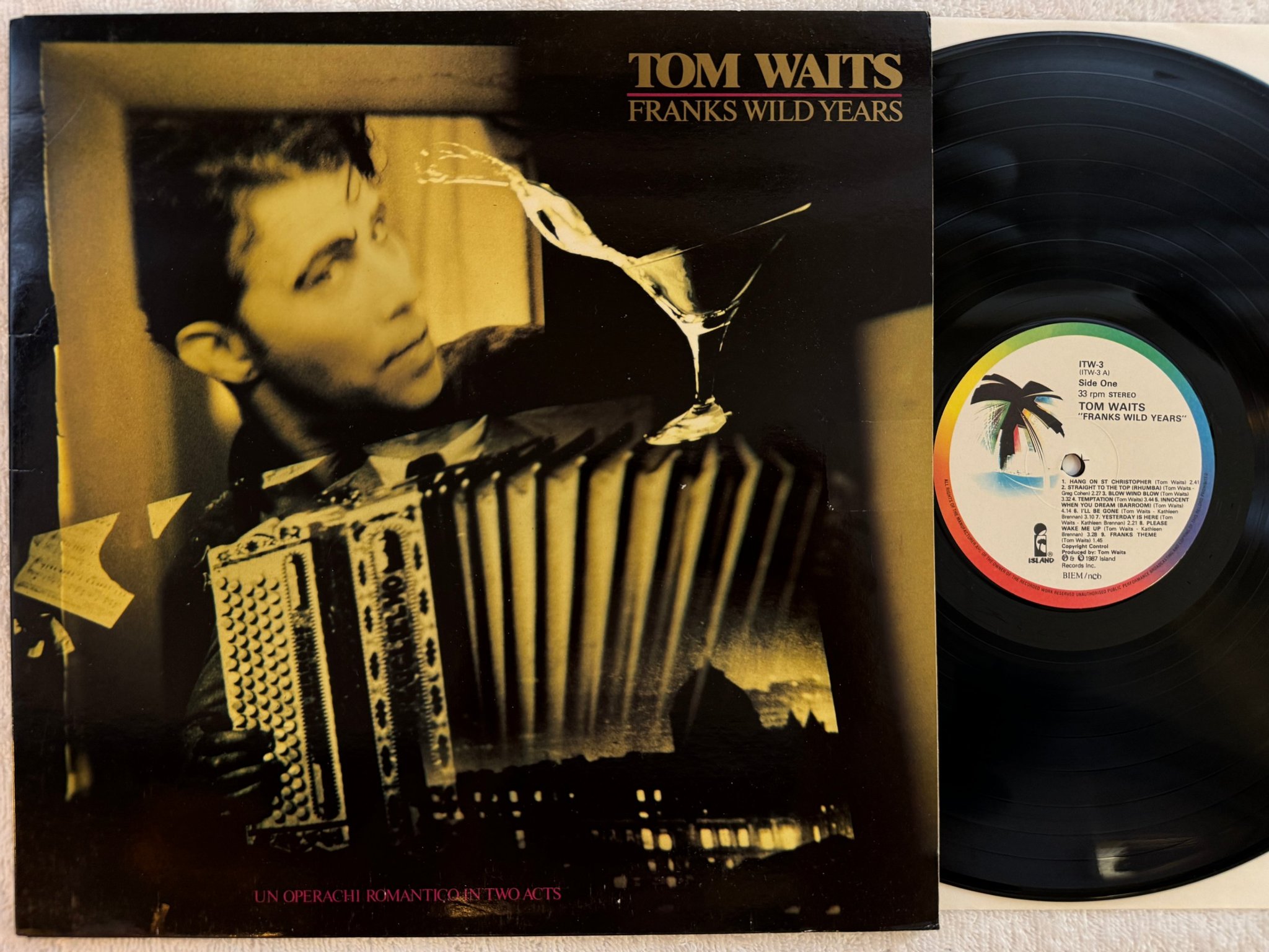 Omslagsbild för skivan TOM WAITS franks wild years LP -87 ncb ISLAND ITW-3