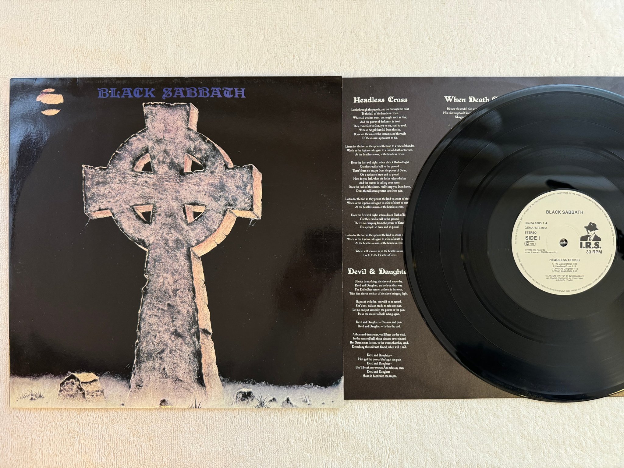 Omslagsbild för skivan BLACK SABBATH headless cross LP -89 Hol I.R.S. 064-24 1005 1