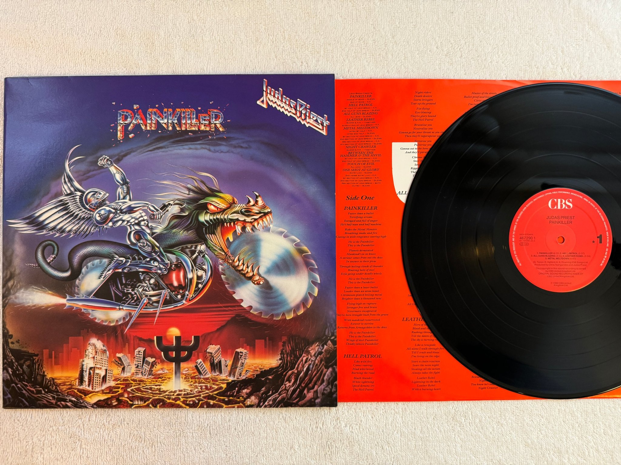 Omslagsbild för skivan JUDAS PRIEST painkiller LP -90 Hol CBS 4672901