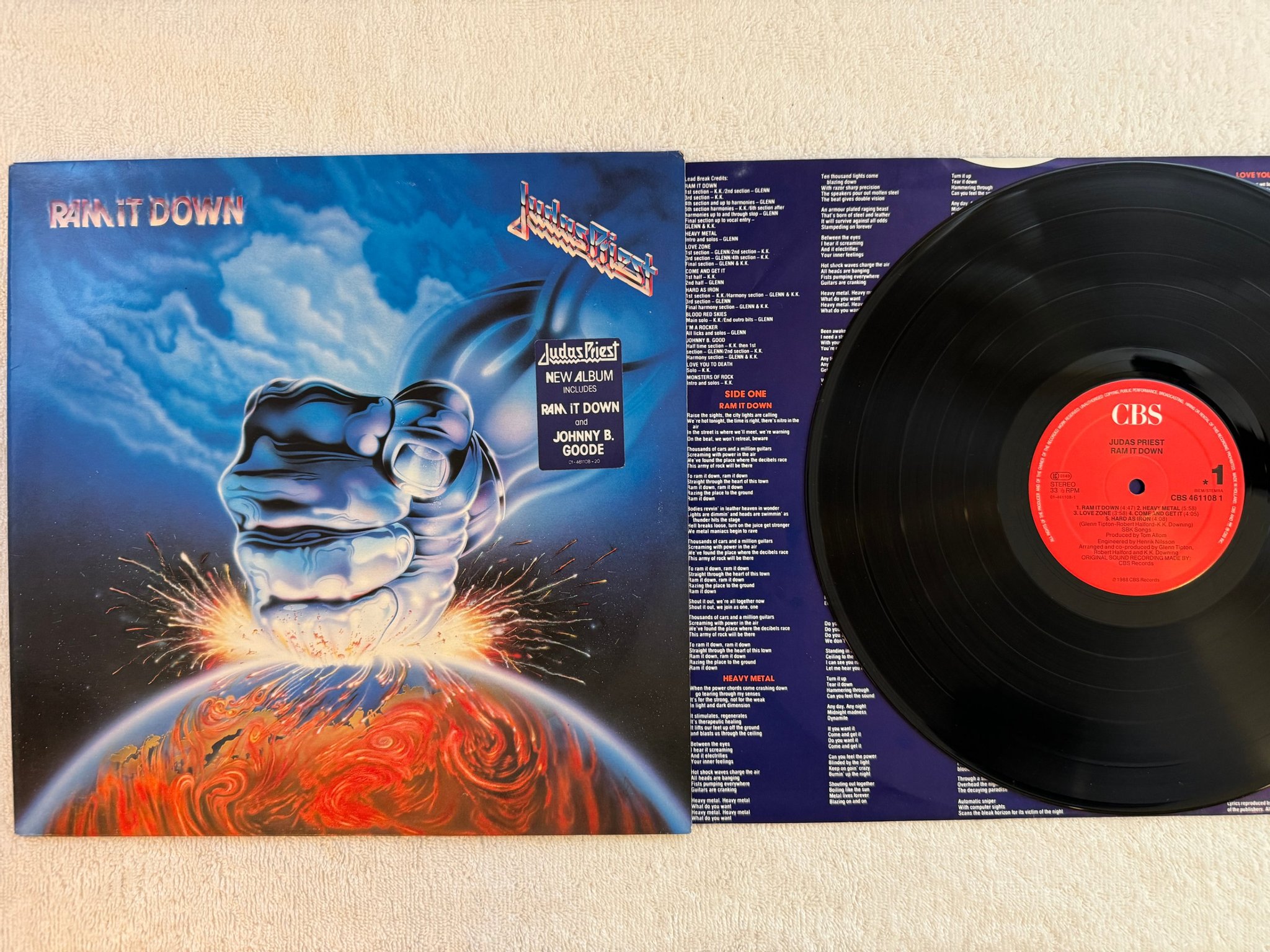 Omslagsbild för skivan JUDAS PRIEST ram it down LP -88 Hol CBS 4611081