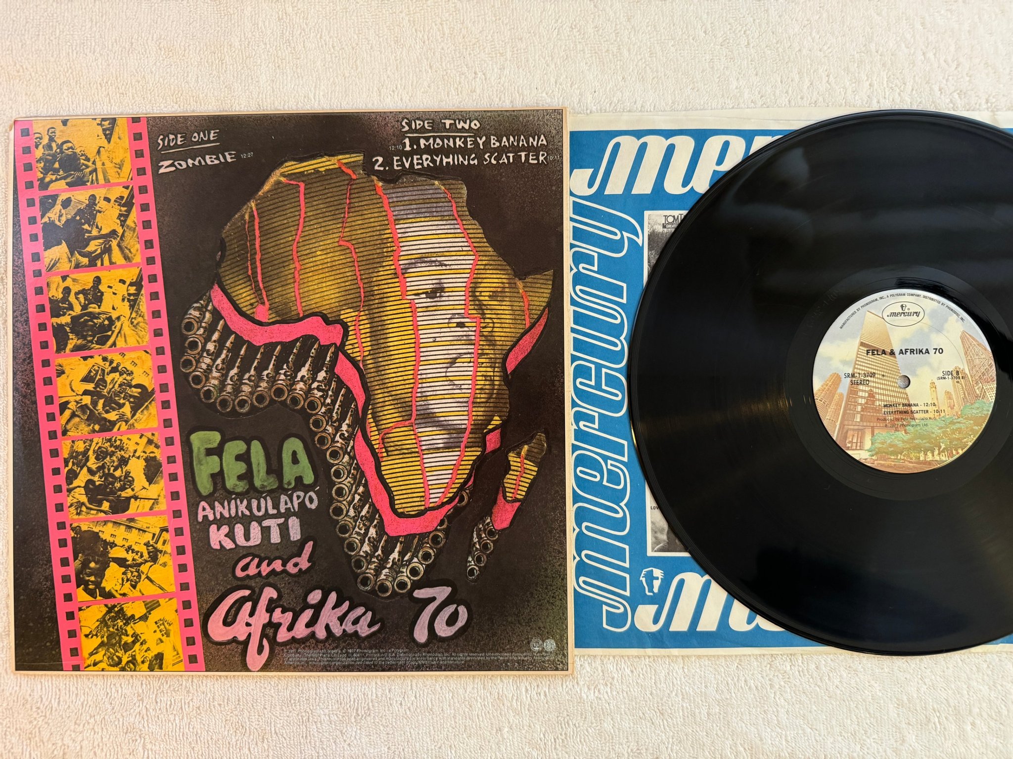 Omslagsbild för skivan FELA & AFRIKA 70 zombie LP -77 US MERCURY SRM-1 3709 *** MASSIVE !! ***