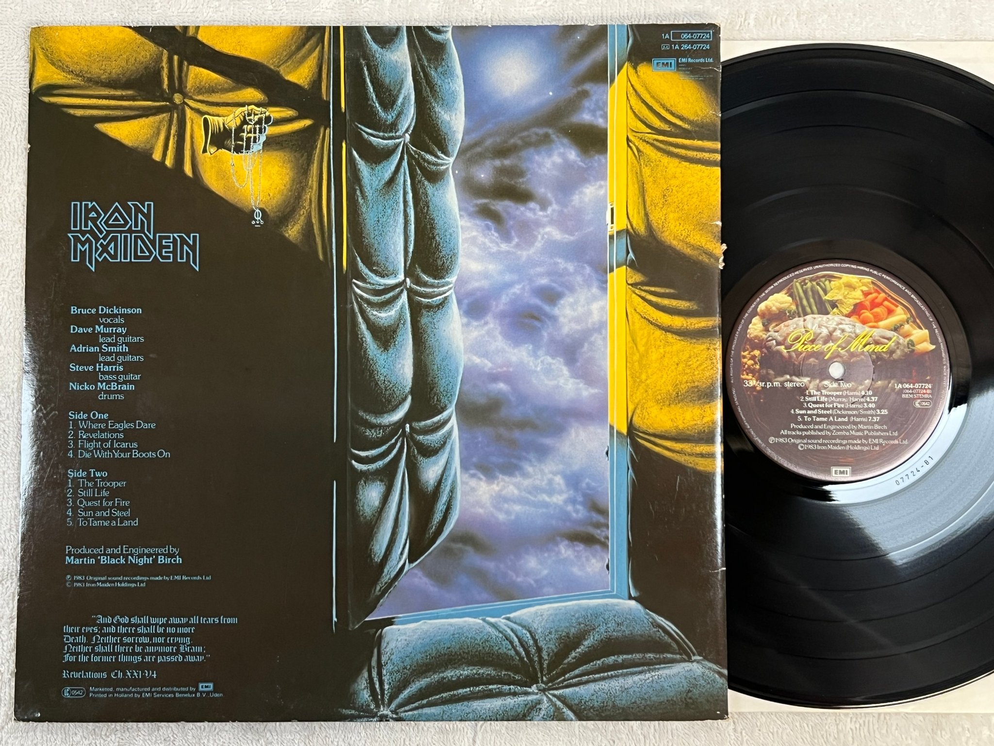 Omslagsbild för skivan IRON MAIDEN piece of mind LP -83 Hol EMI 1A 064-07724