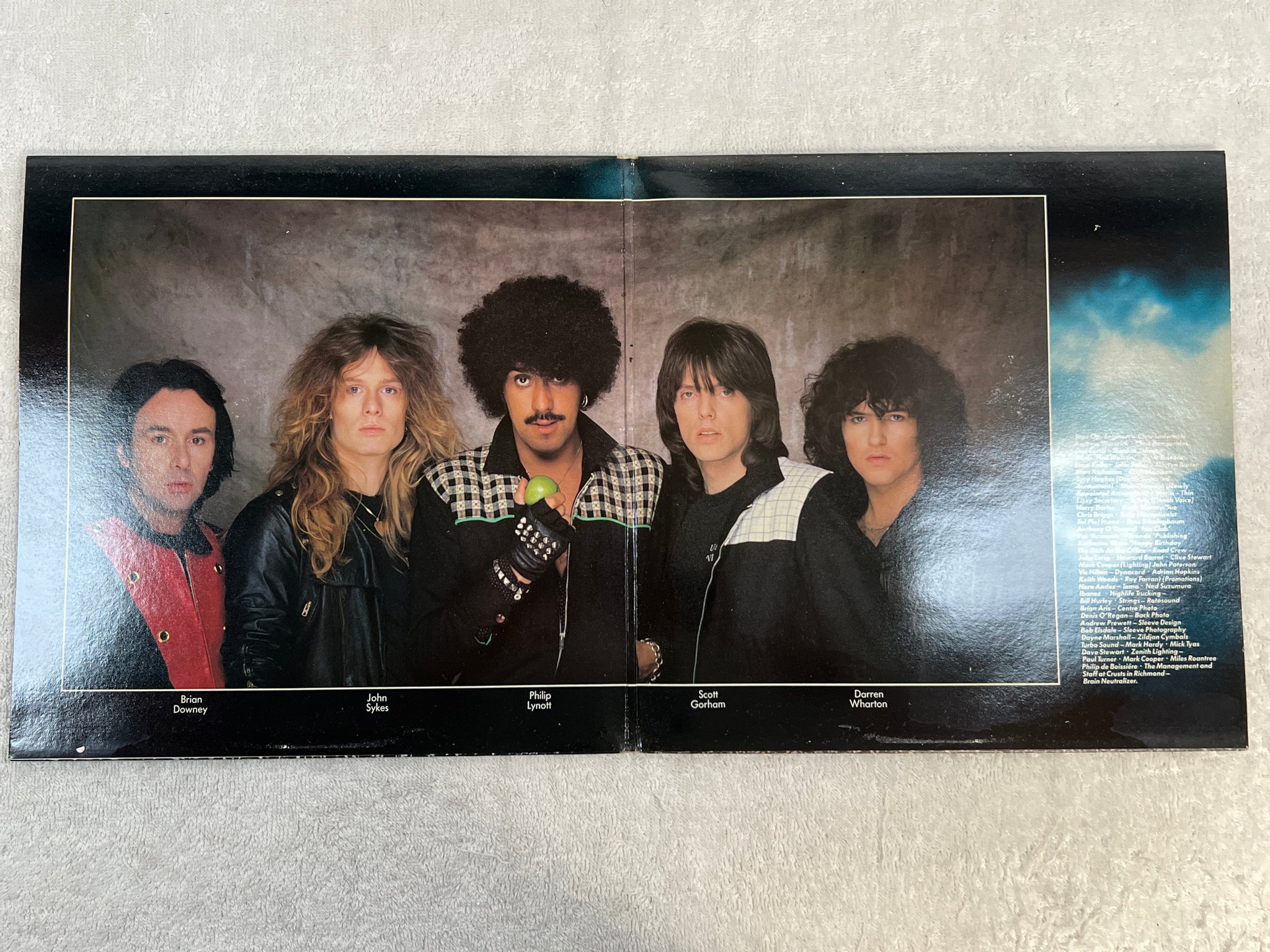 Omslagsbild för skivan THIN LIZZY live 2xLP -83 UK VERTIGO LIZLP 3