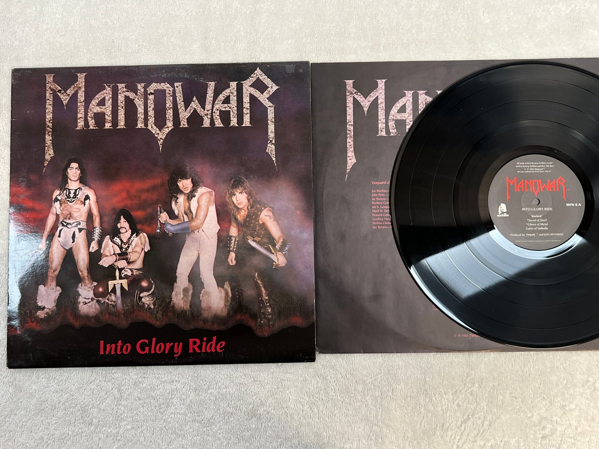 Omslagsbild för skivan MANOWAR Into Glory Ride LP -83 UK MUSIC FOR NATIONS MFN 6