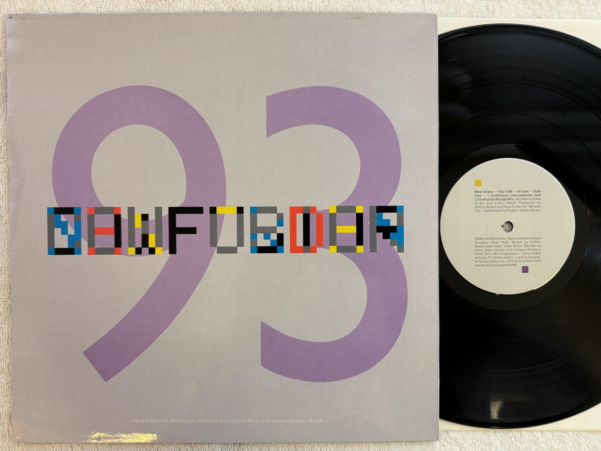 Omslagsbild för skivan NEW ORDER confusion 12" -83 UK FACTORY Fac 93 ** Embossed Sleeve **