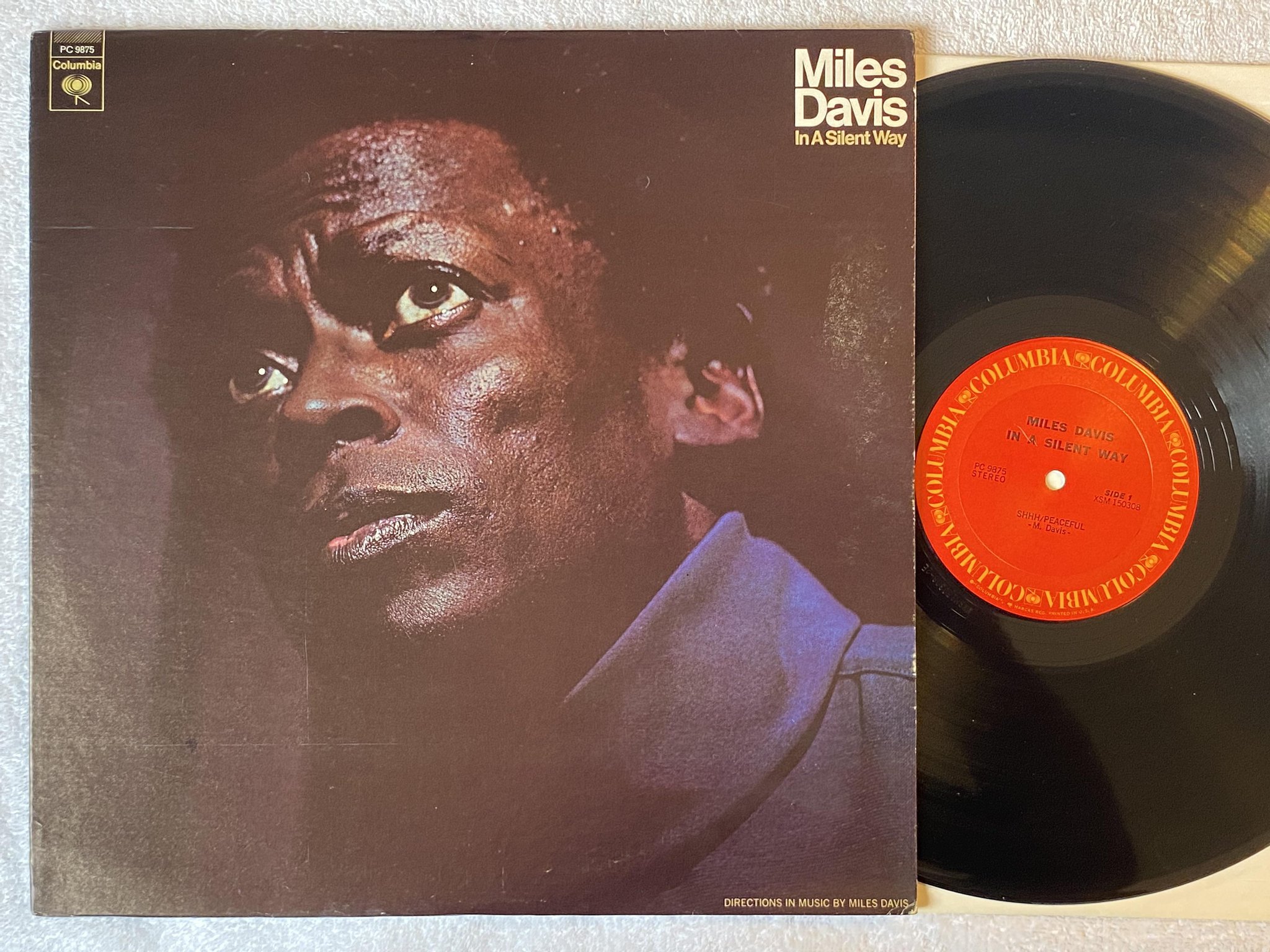 Omslagsbild för skivan MILES DAVIS in a silent way LP -77 US COLUMBIA PC 9875