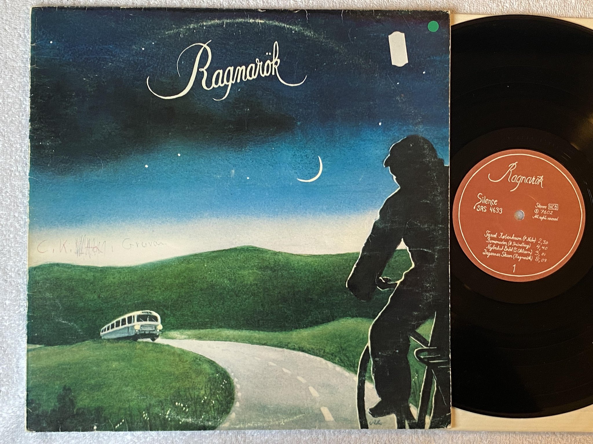 Omslagsbild för skivan RAGNARÖK s/t LP -76 SILENCE SRS 4633 ****** WONDERFUL ALBUM ******