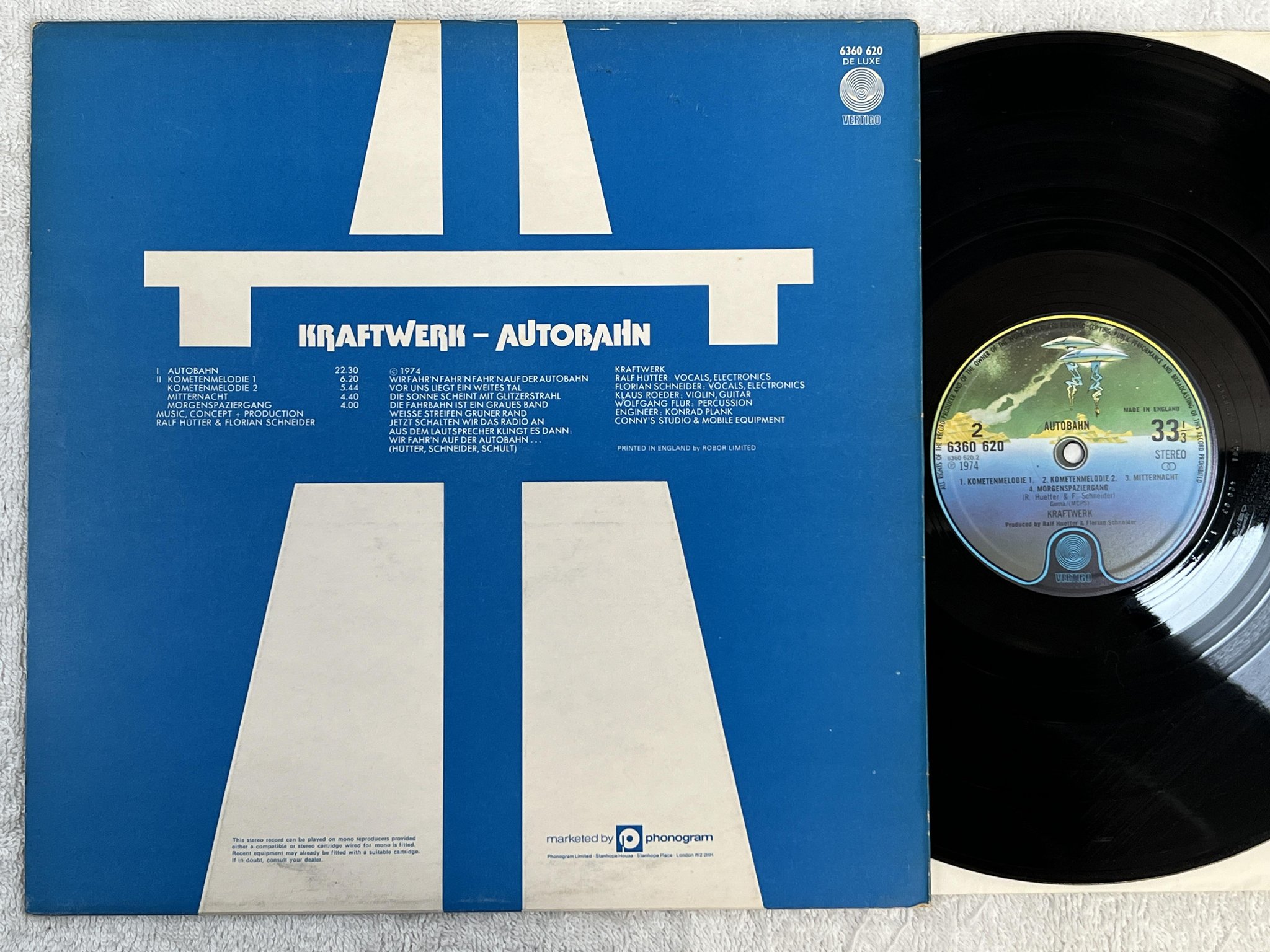 Omslagsbild för skivan KRAFTWERK autobahn LP -74 UK VERTIGO 6360 620 ** EMBOSSED COVER **