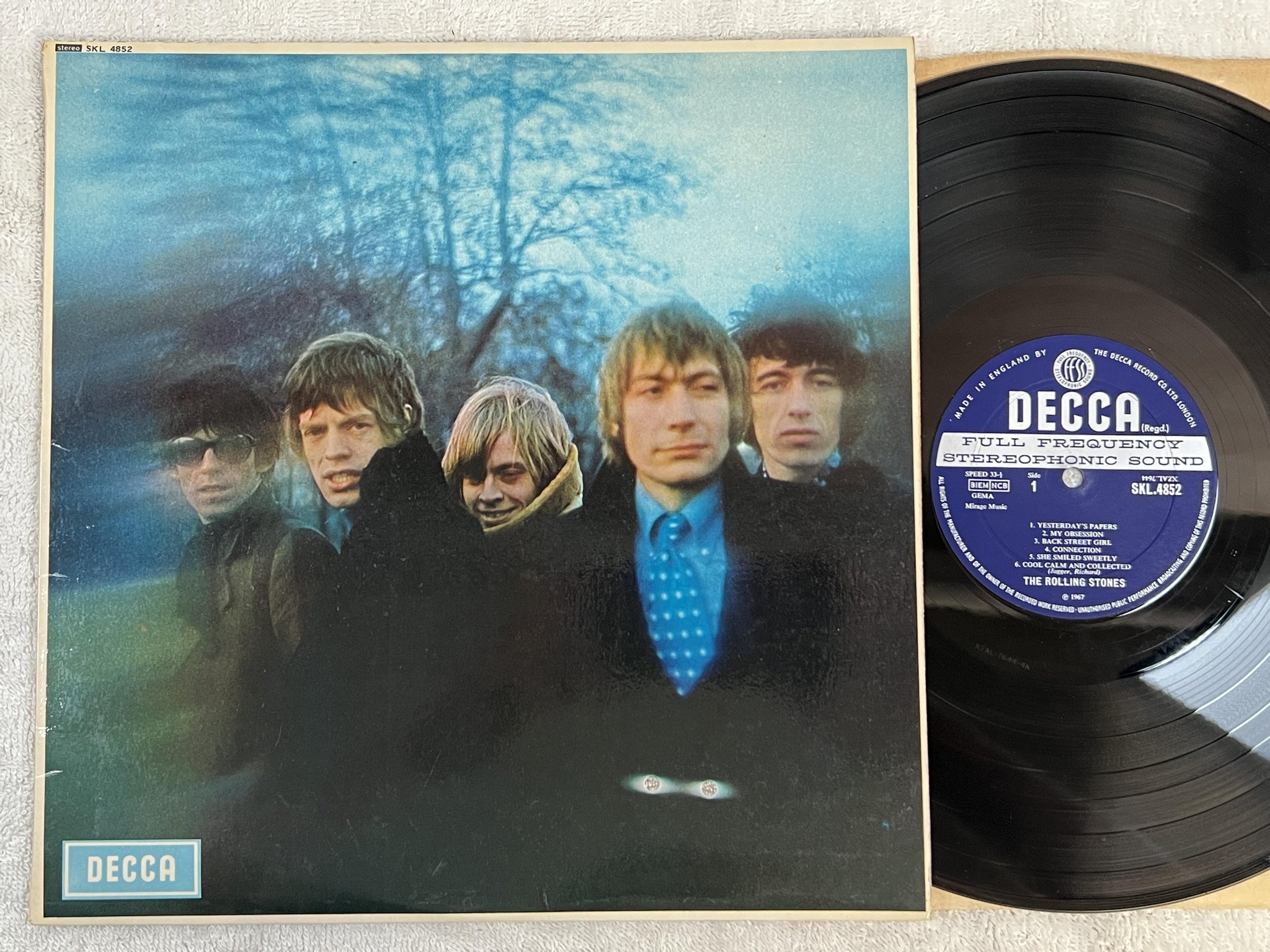 Omslagsbild för skivan THE ROLLING STONES between the buttons LP -67 UK DECCA SKL 4852