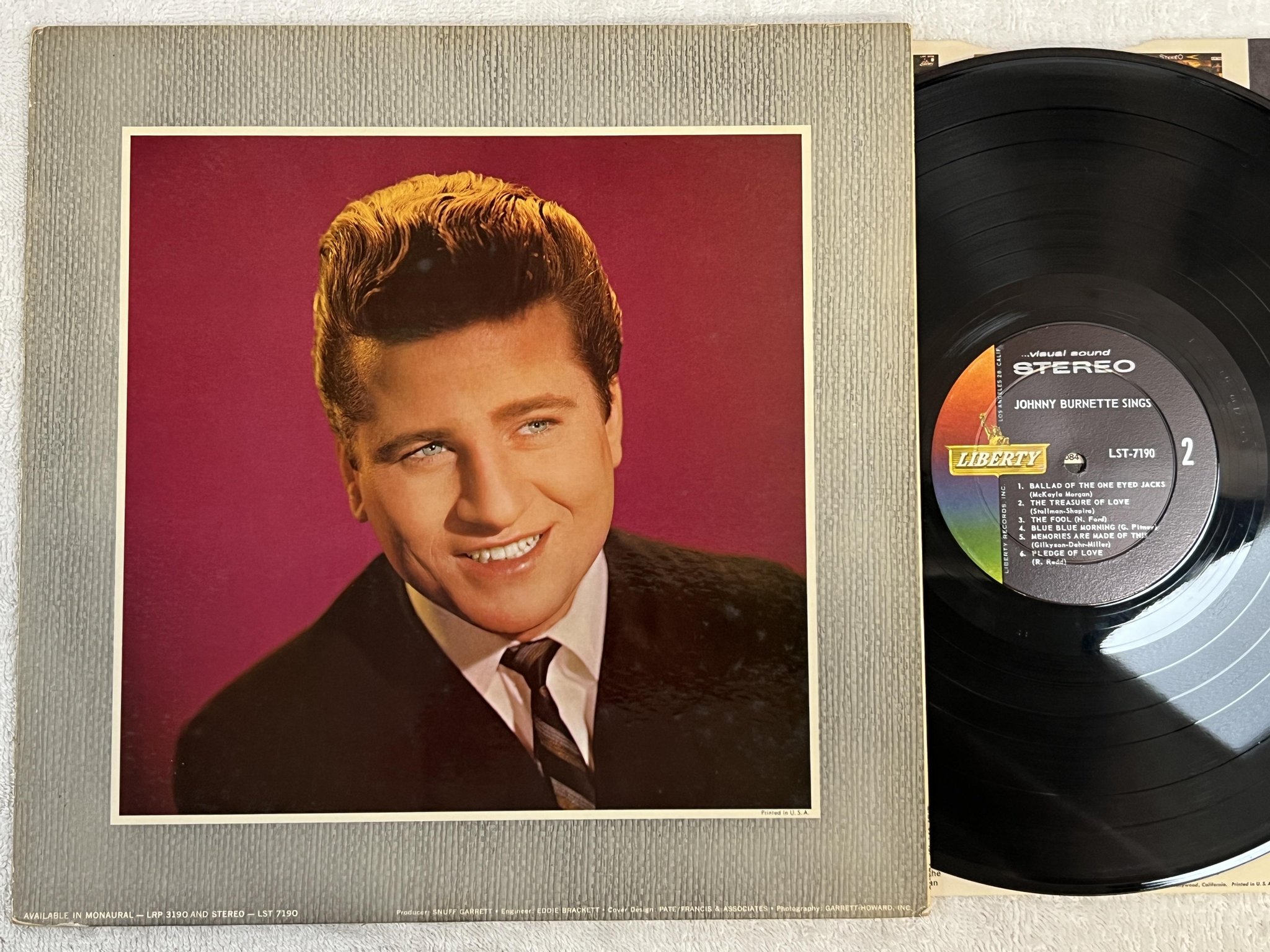 Omslagsbild för skivan JOHNNY BURNETTE sings LP -61 US LIBERTY LST 7190