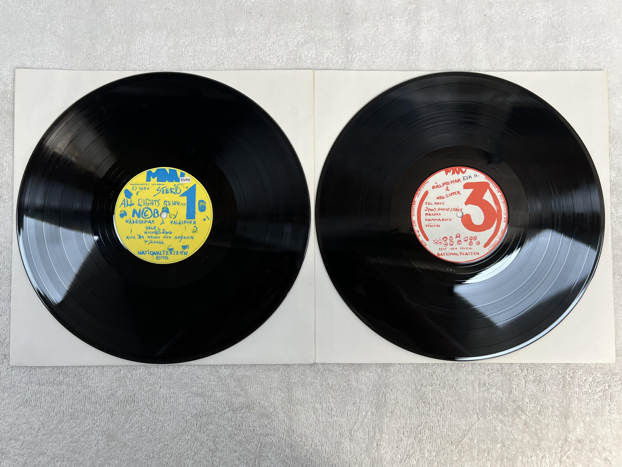 Omslagsbild för skivan NATIONALTEATERN kåldolmar och kalsipper 2xLP -76 MNW MNW 64P