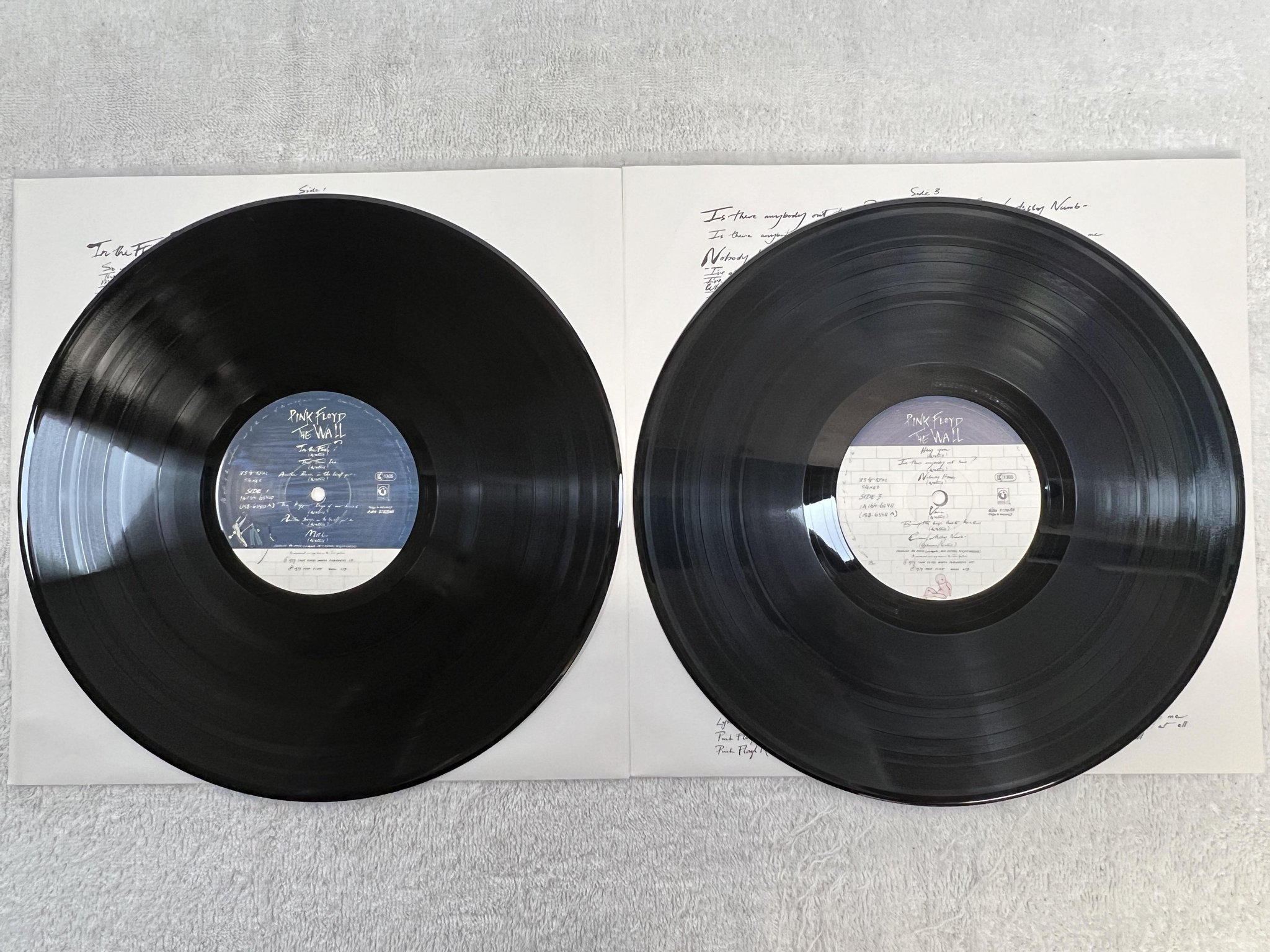 Omslagsbild för skivan PINK FLOYD the wall 2xLP -79 HOL harvest 158-63411