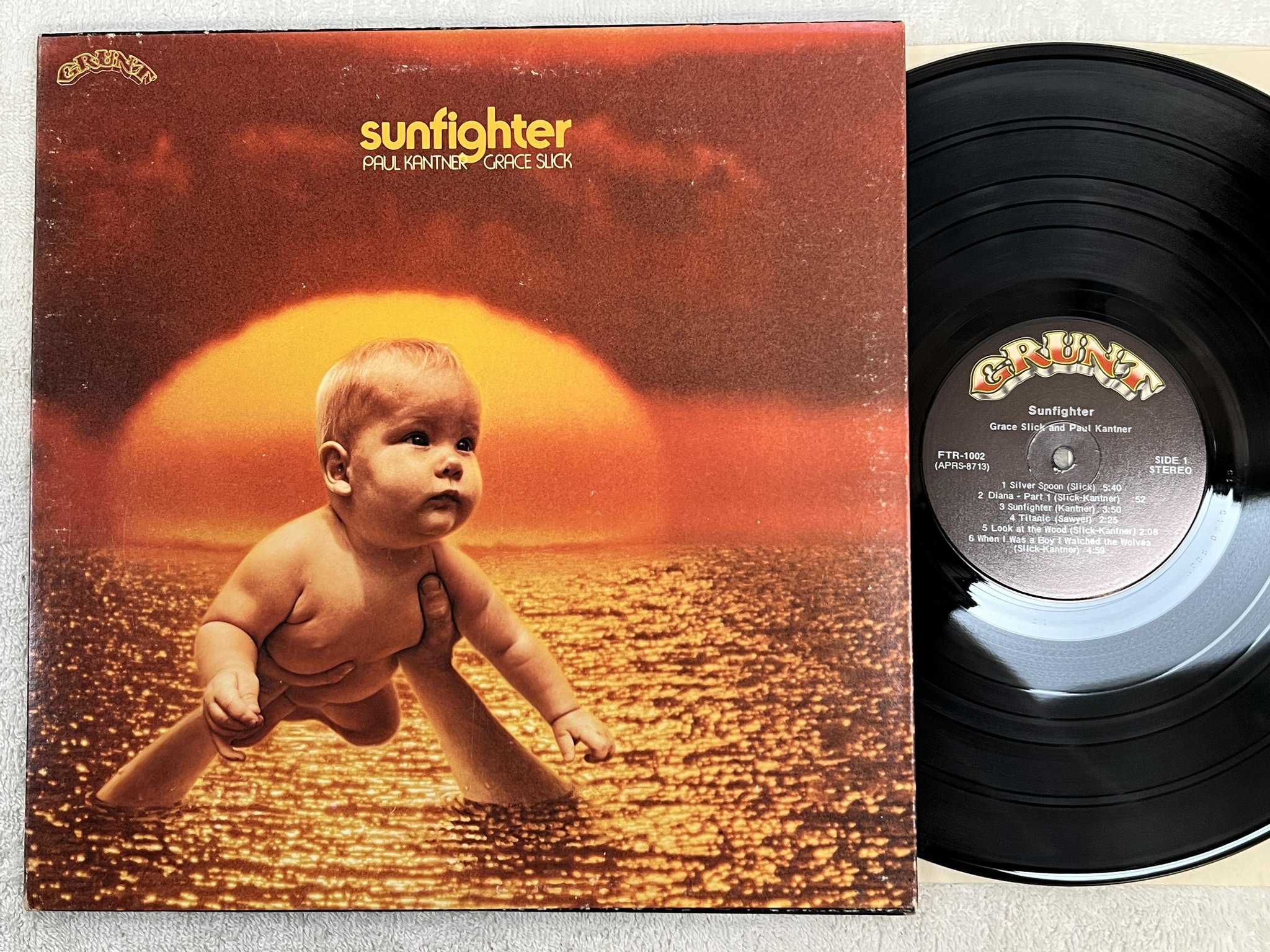 Omslagsbild för skivan GRACE SLICK & PAUL KANTNER sunfighter LP -71 US GRUNT FTR-1002