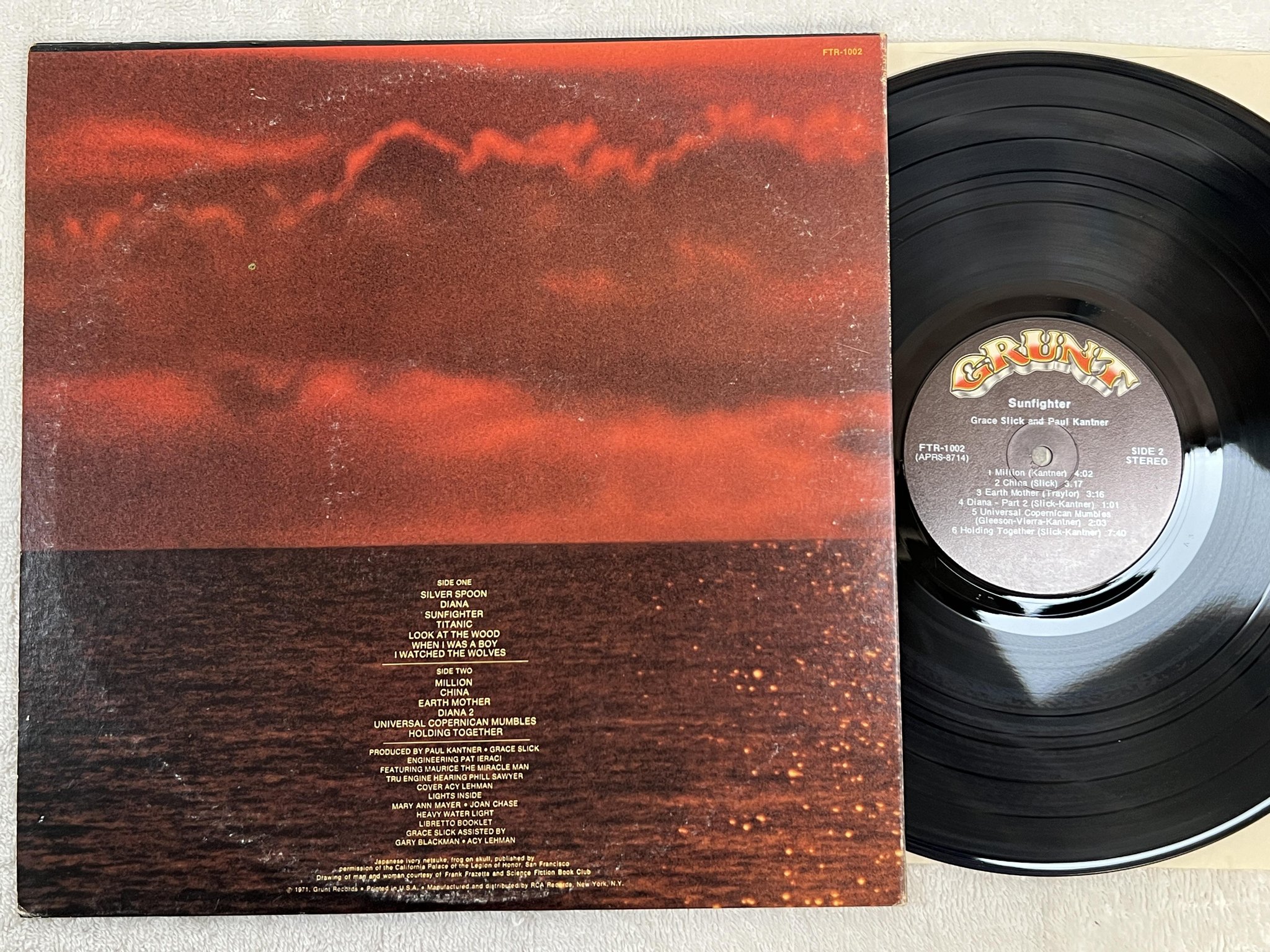 Omslagsbild för skivan GRACE SLICK & PAUL KANTNER sunfighter LP -71 US GRUNT FTR-1002