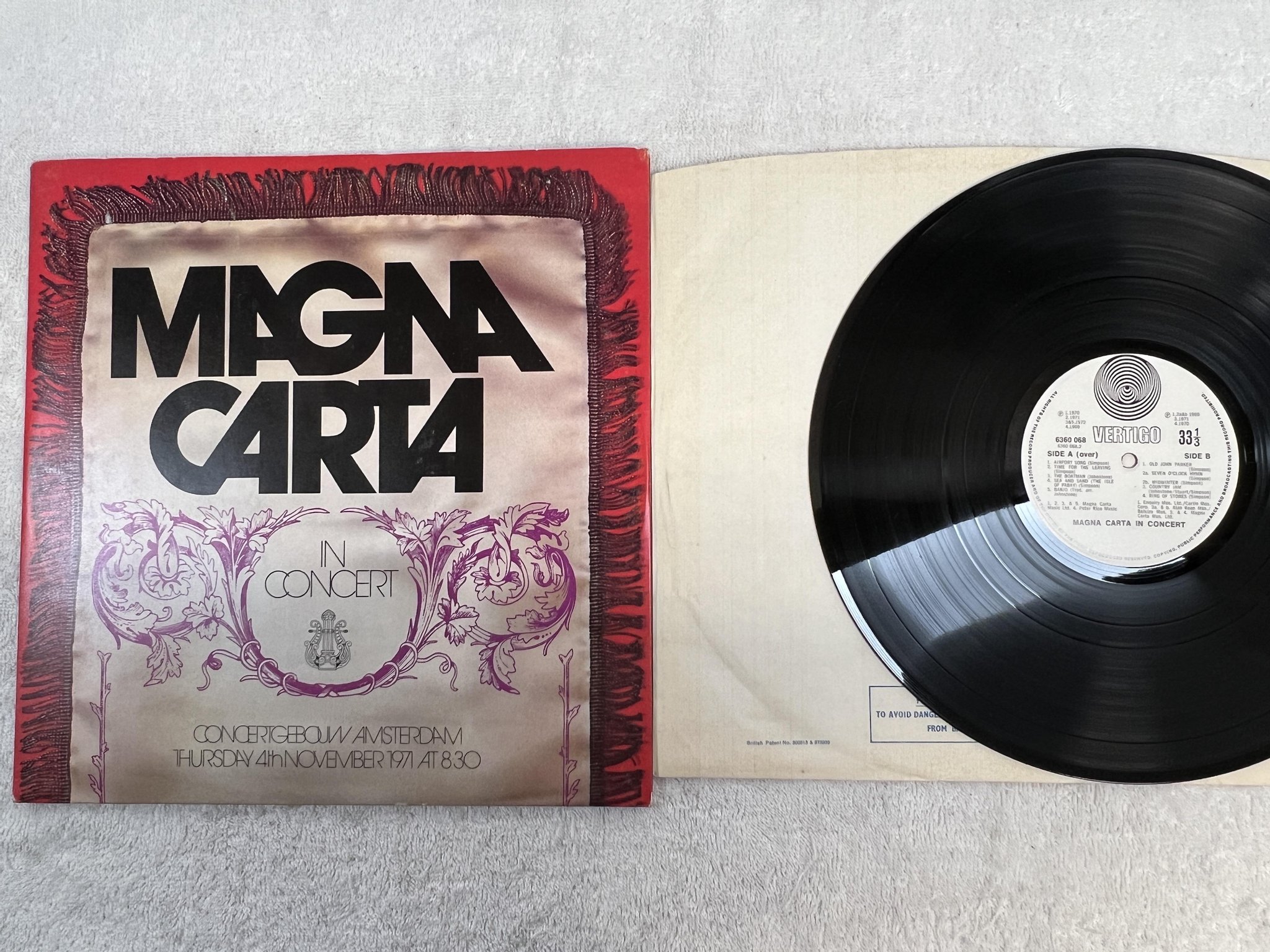 Omslagsbild för skivan MAGNA CARTA In Concert LP -72 UK swirl VERTIGO 6360 068