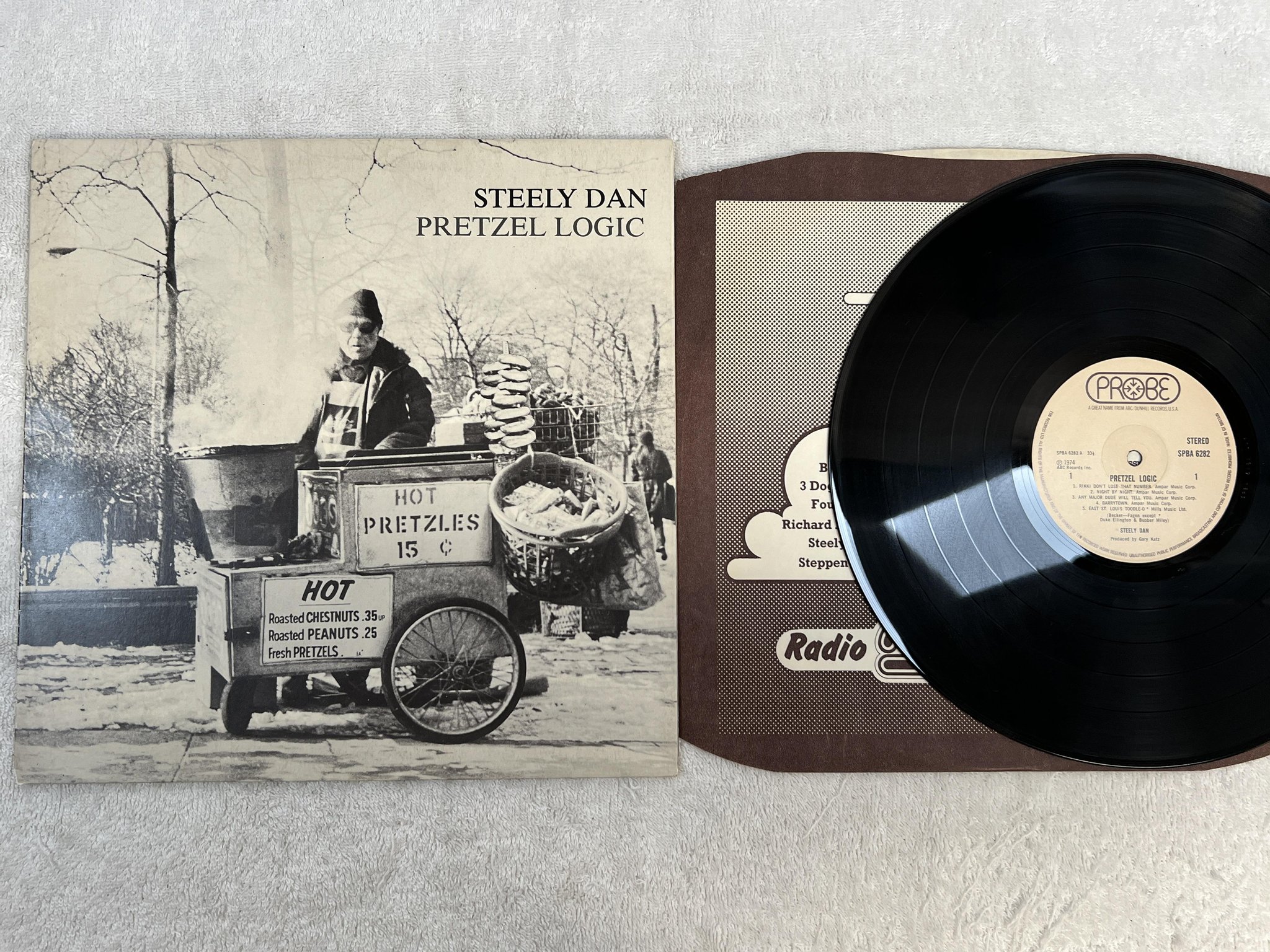 Omslagsbild för skivan STEELY DAN pretzel logic LP -74 UK PROBE SPBA 6282