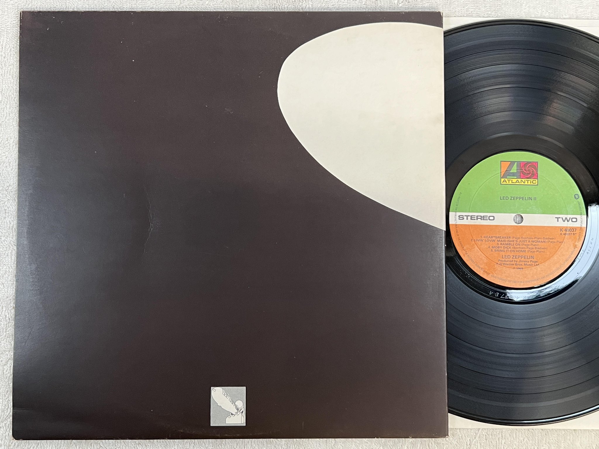 Omslagsbild för skivan LED ZEPPELIN II LP -69/74 UK ATLANTIC K 40037