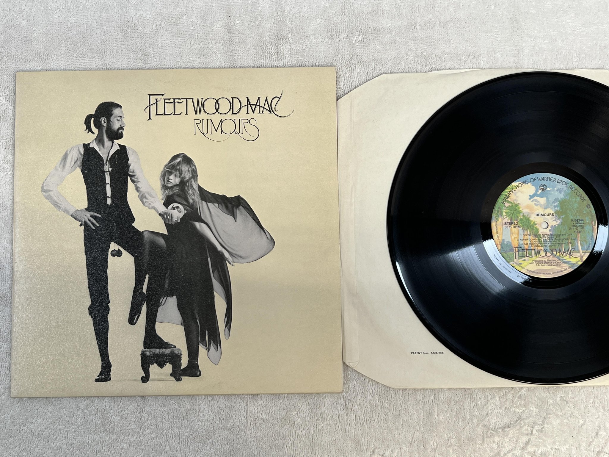 Omslagsbild för skivan FLEETWOOD MAC rumours LP -77 UK WARNER BROS K 56344