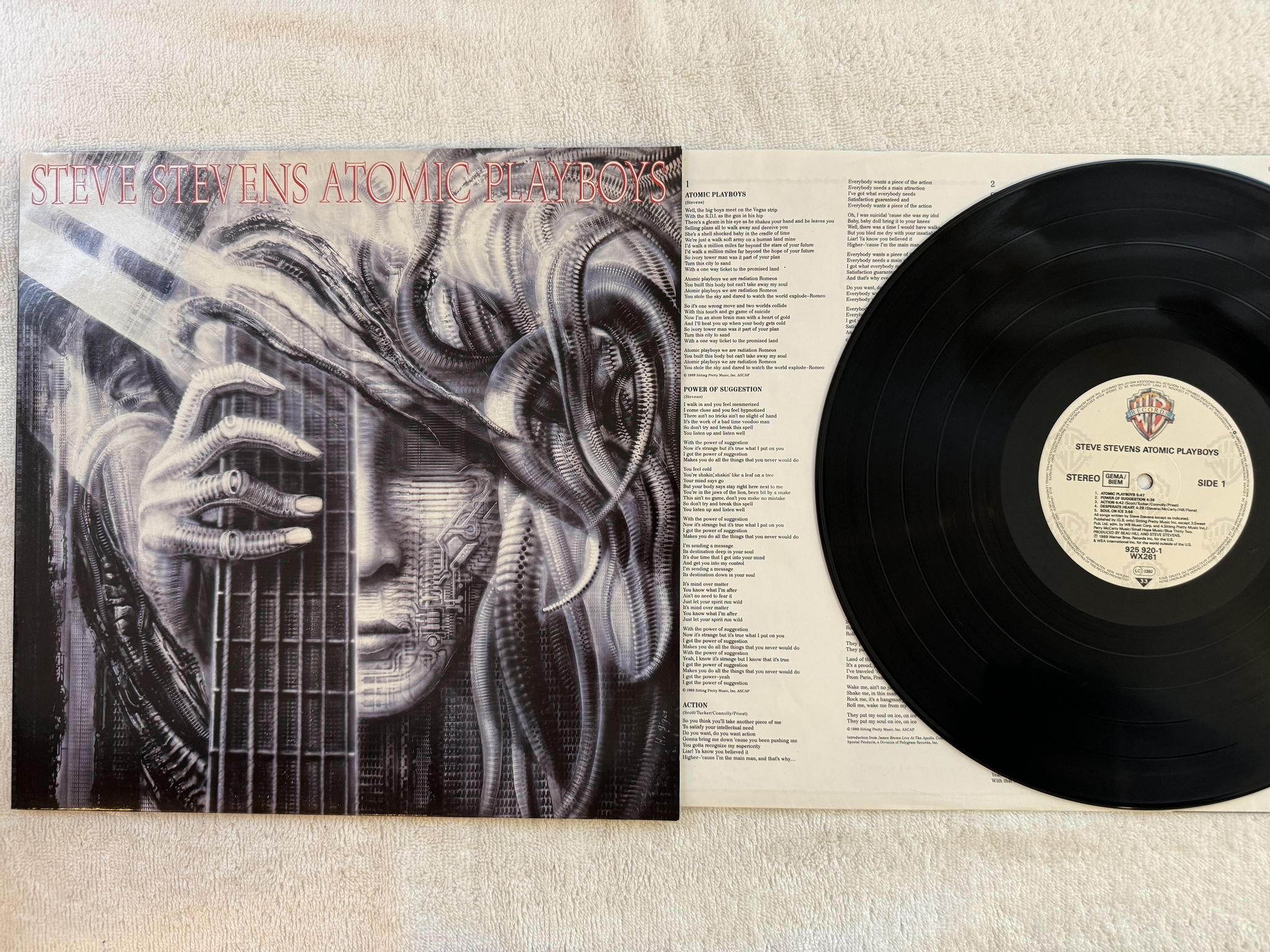 Omslagsbild för skivan STEVE STEVENS Atomic Playboys LP -89 warner bros 925 920-1