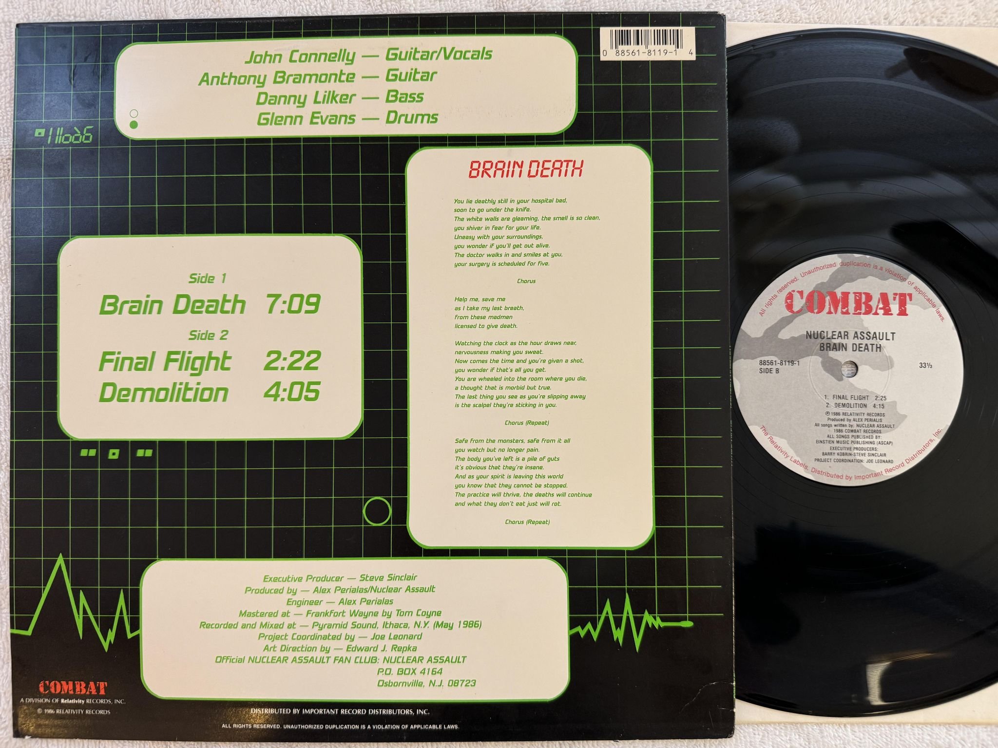 Omslagsbild för skivan NUCLEAR ASSAULT Brain Death 12" -86 US COMBAT 88561-8119-1