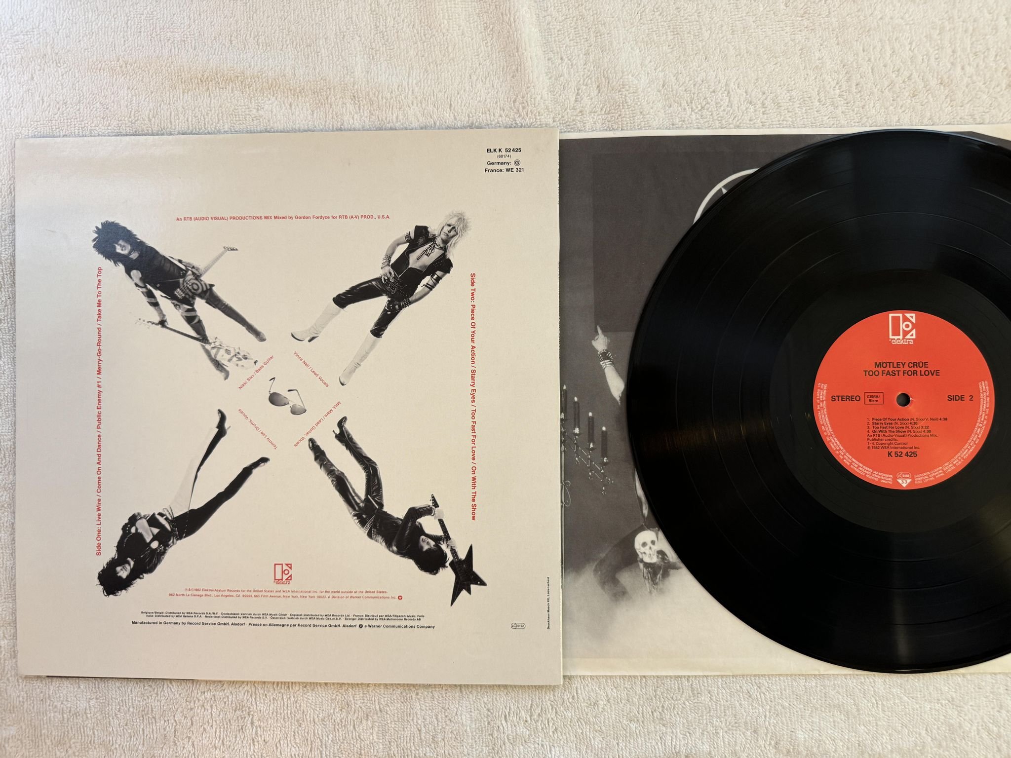 Omslagsbild för skivan MÖTLEY CRÜE too fast for love LP Ger ELEKTRA K 52425