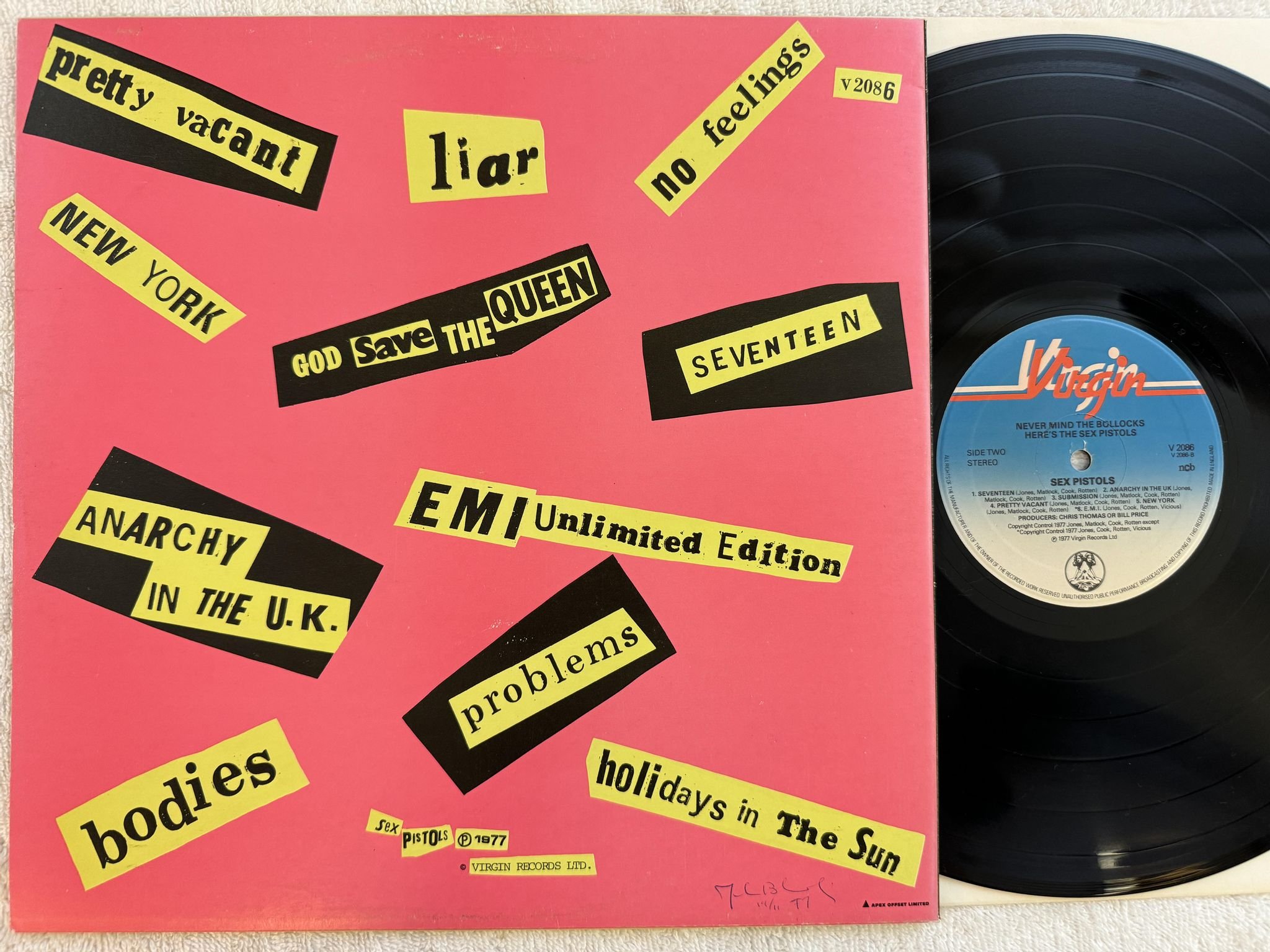 Omslagsbild för skivan SEX PISTOLS never mind the bollocks LP -77 ncb VIRGIN V 2086