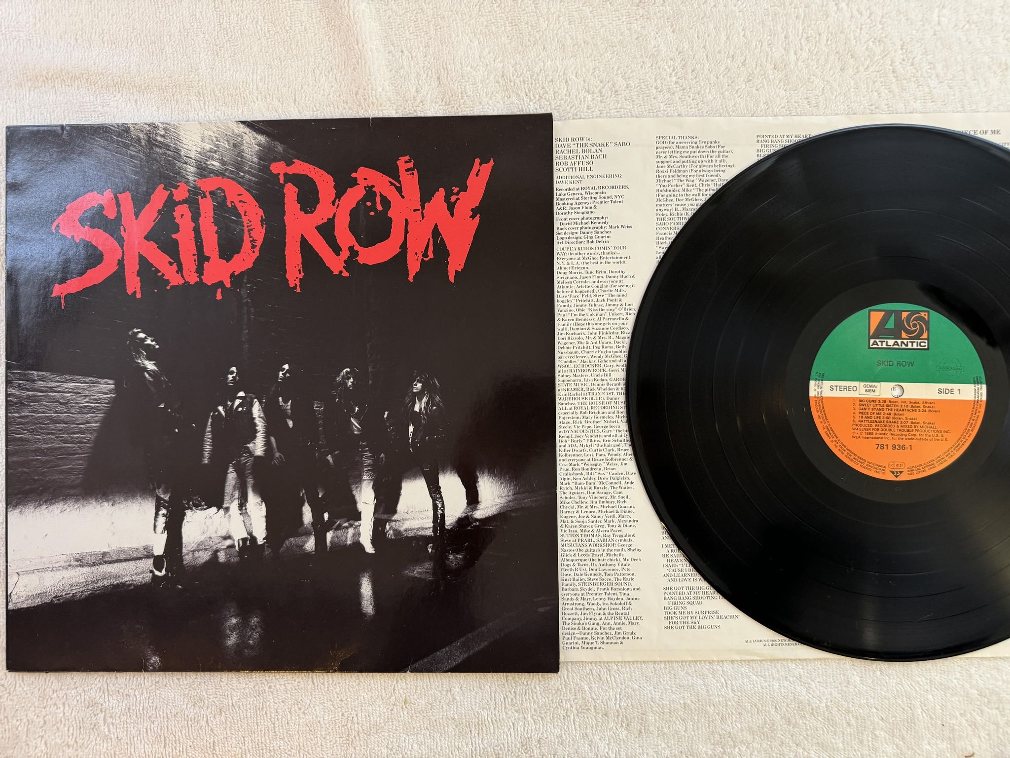 Omslagsbild för skivan SKID ROW s/t LP -89 ATLANTIC 781 936-1