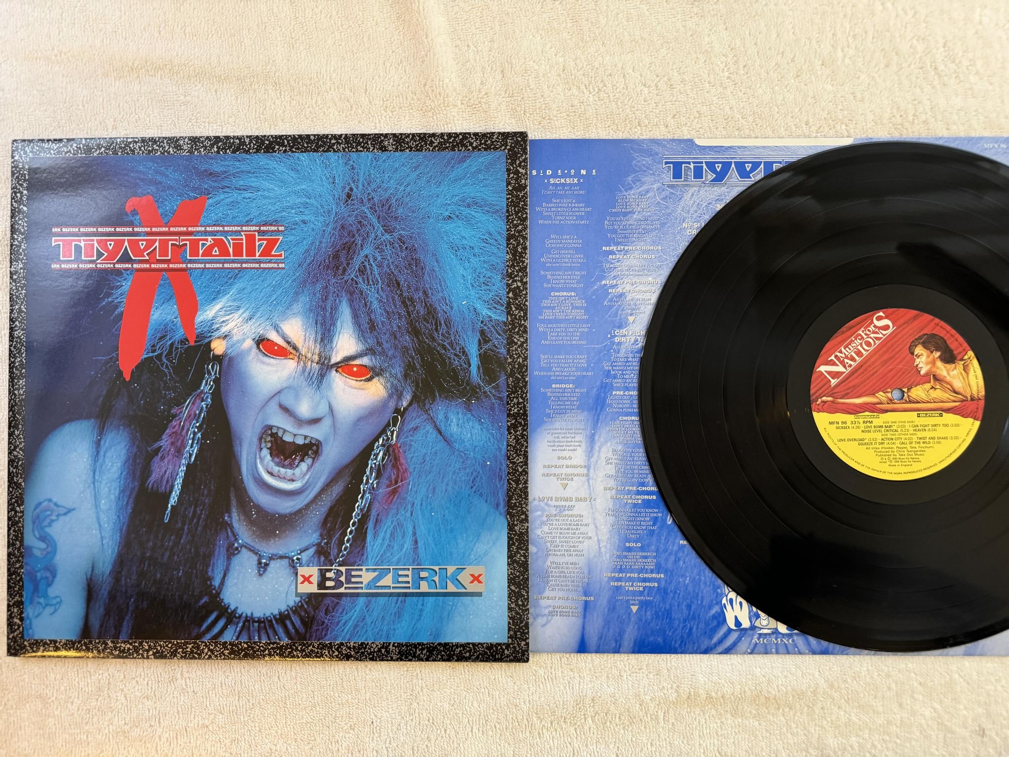 Omslagsbild för skivan TIGERTAILZ Bezerk LP -90 UK music for nations MFN 96