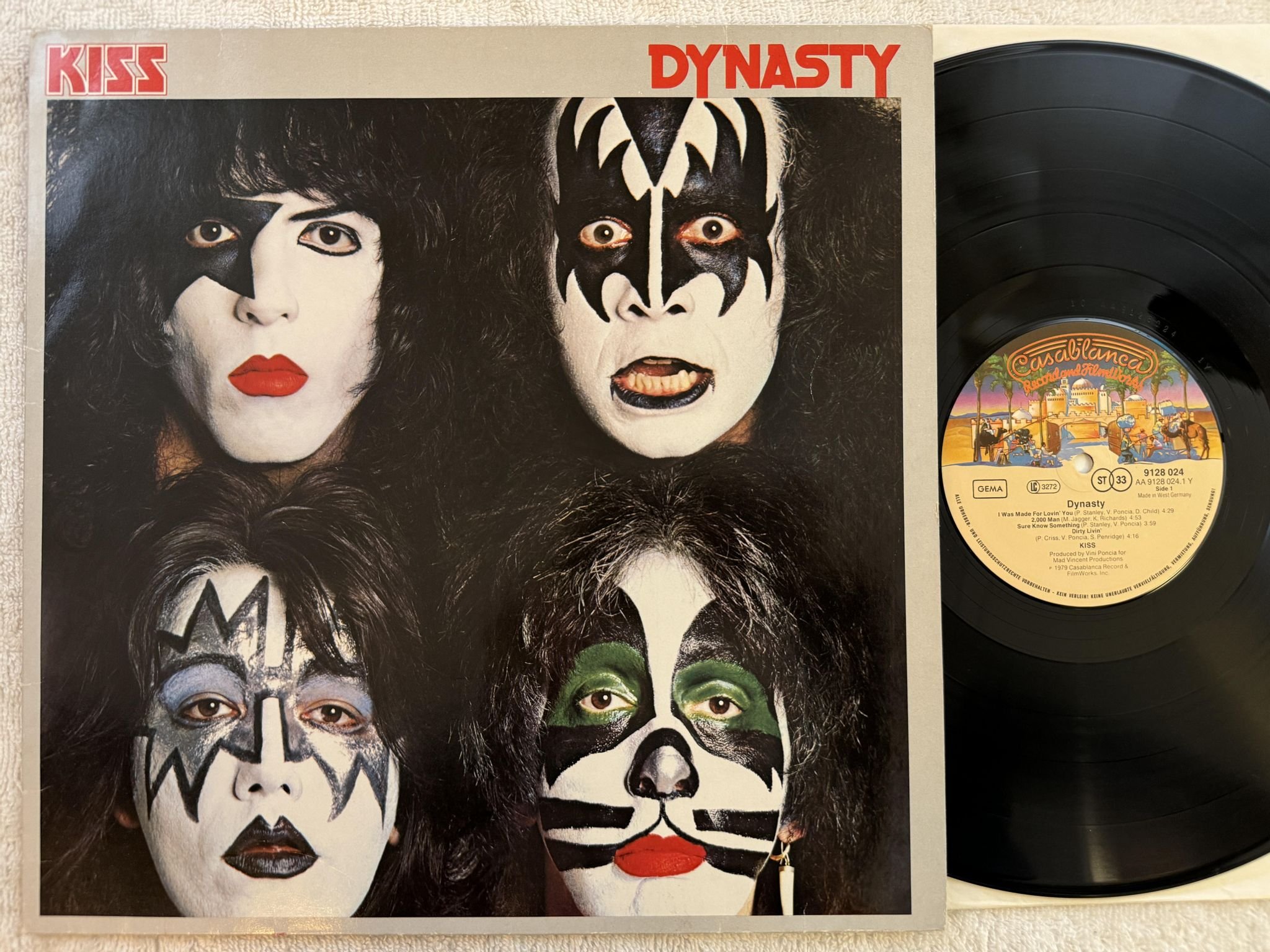 Omslagsbild för skivan KISS dynasty LP Ger CASABLANCA 9128024