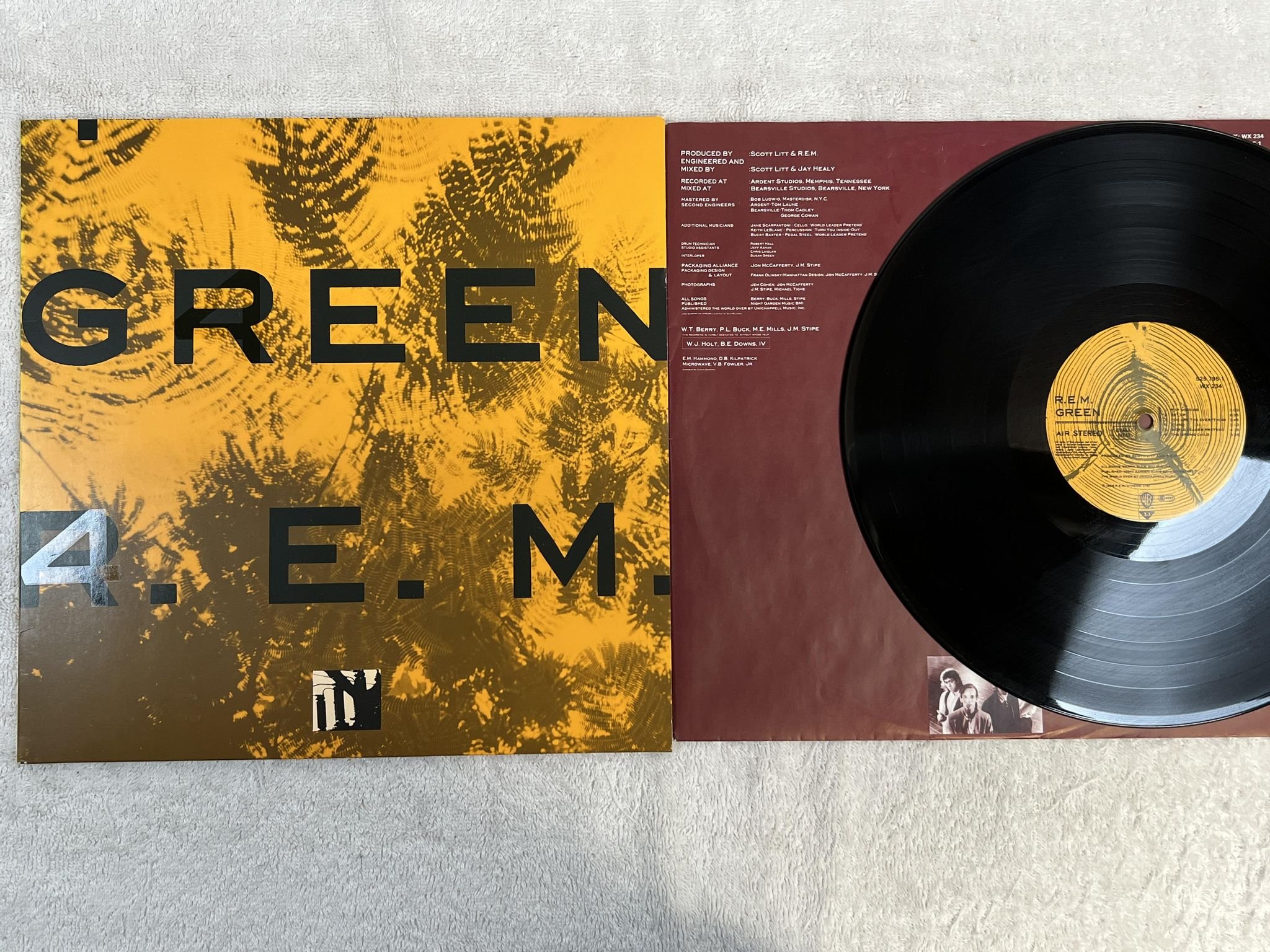 Omslagsbild för skivan R.E.M. green LP -88 Ger WARNER BROS 925 795-1